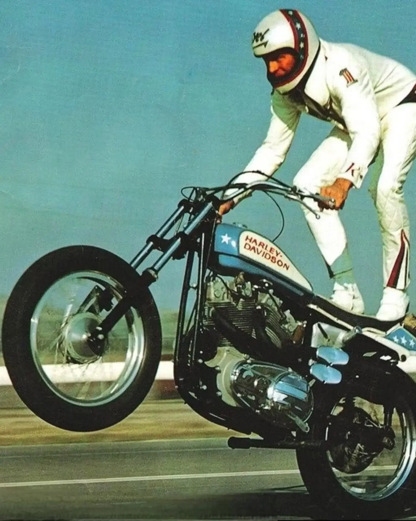 .
&bull; Legend Evel Knievel (1938-2007) &bull;
.
.
#retroclassicfeel #retro #classic #motorcycle @retro_classic_feel