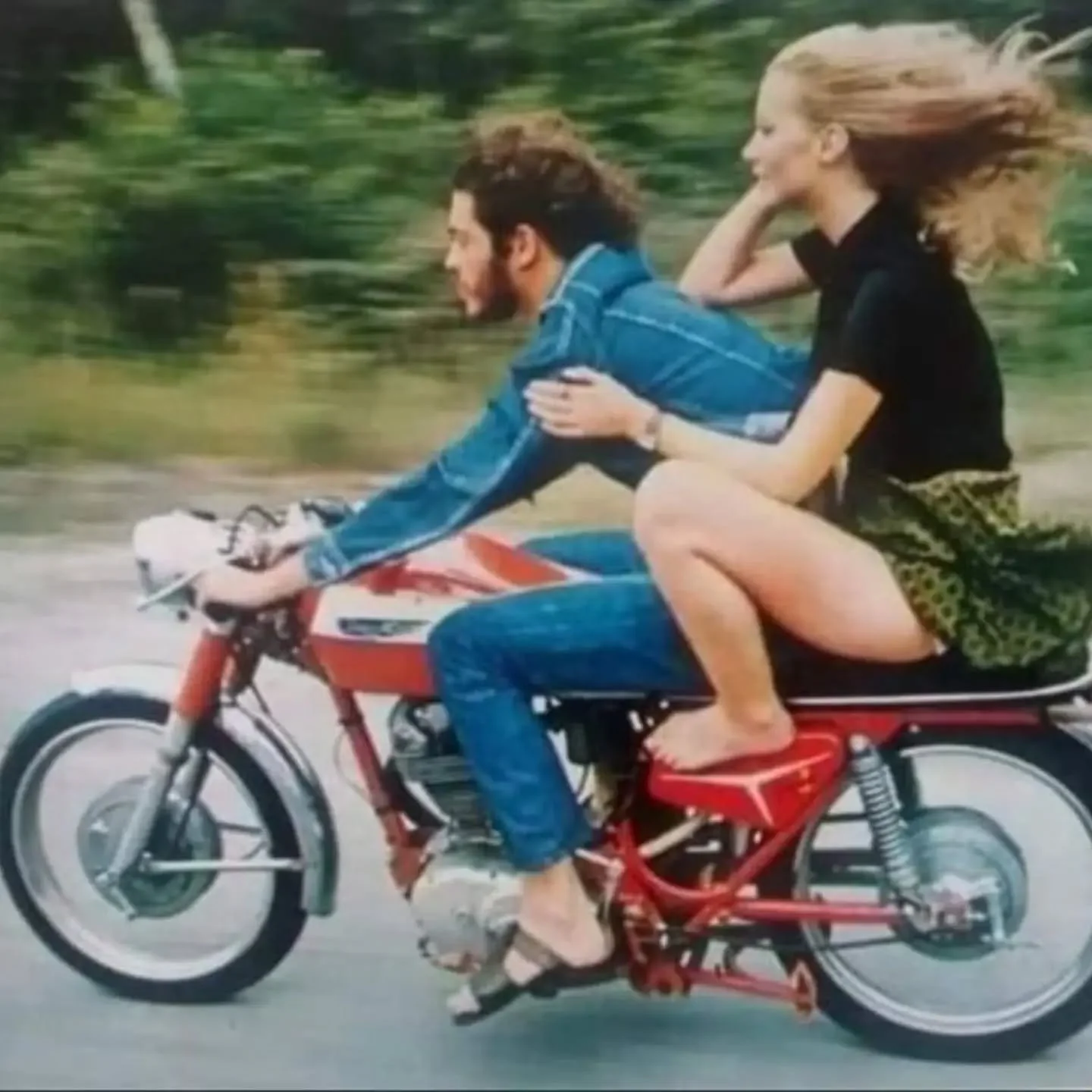 . 
.
&bull; Monday vibe &bull;
.
#retroclassicfeel #retro #classic #motorcycles 
@retro_classic_feel