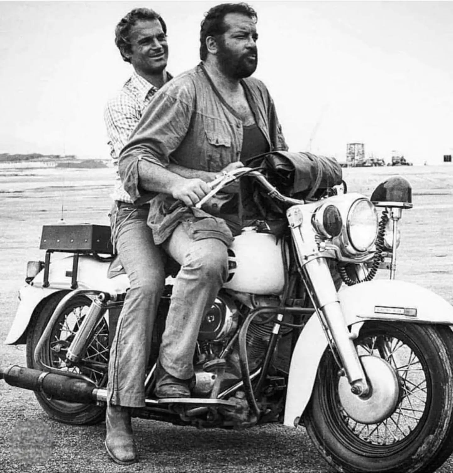 .
&bull; Childhood memories with Bud Spencer and Terence Hill &bull;
.
.
#retroclassicfeel #retro #classic #motorcycle @retro_classic_feel