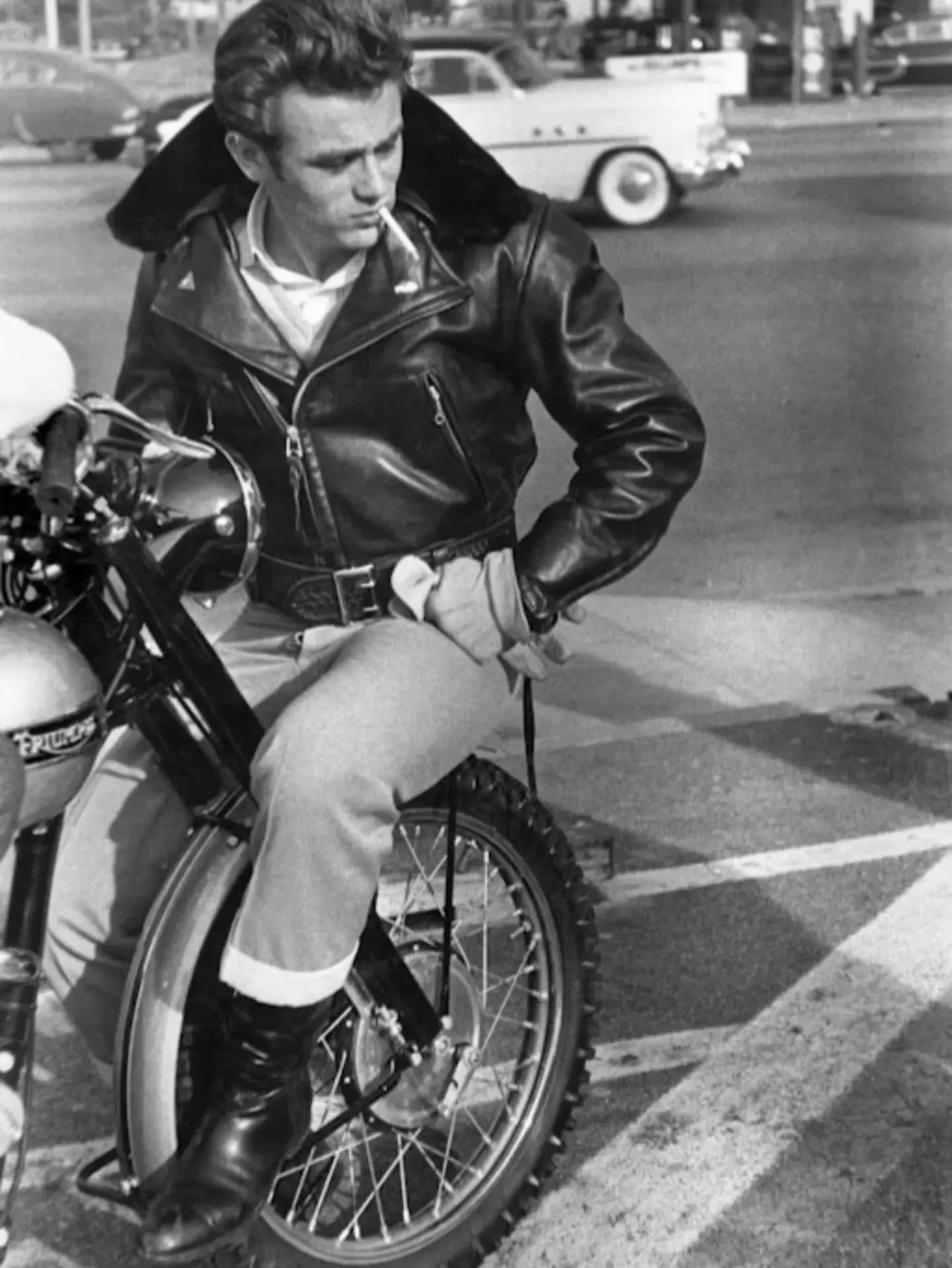 .
&bull; Forever James Dean (1931-1955) &bull;
.
Pictures Phil Stern
.
@jamesdean 
.
#retroclassicfeel #retro #classic #motorcycle @retro_classic_feel