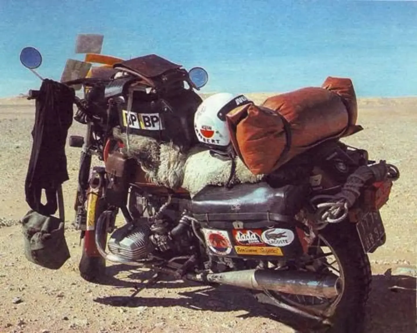 .
&bull; Philippe Jambert journalist took part in the first 1979 Paris-Dakar on a BMW R65 factory stock. Didn't get to finish the race but was certainly considered brave enough to be part of the journey. &bull;
.
#retroclassicfeel #retro #classic #mo
