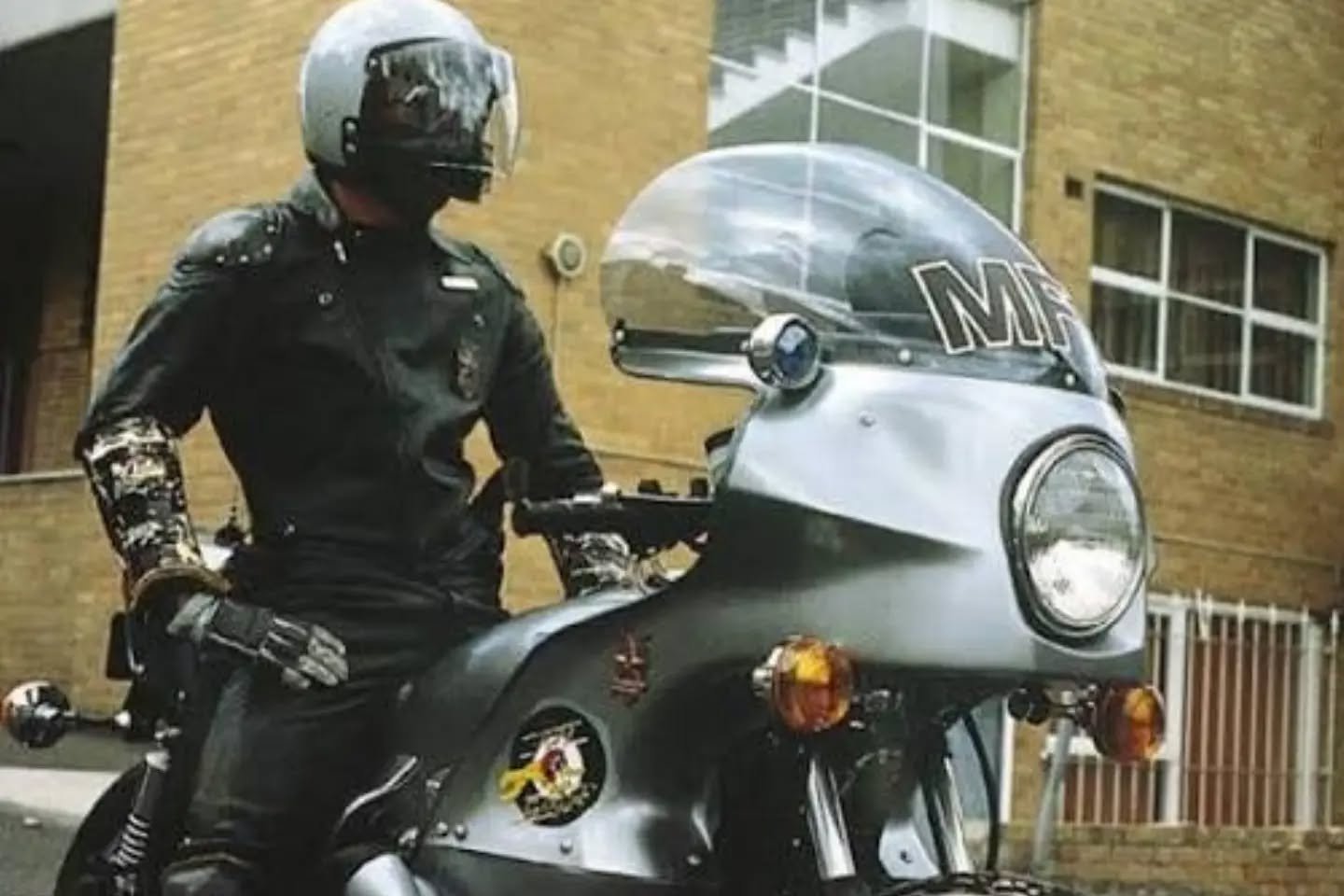 .
&bull; Steve Bisley as Jim Goose in Mad Max 1979 &bull;
.
.
#retroclassicfeel #retro #classic #motorcycle @retro_classic_feel