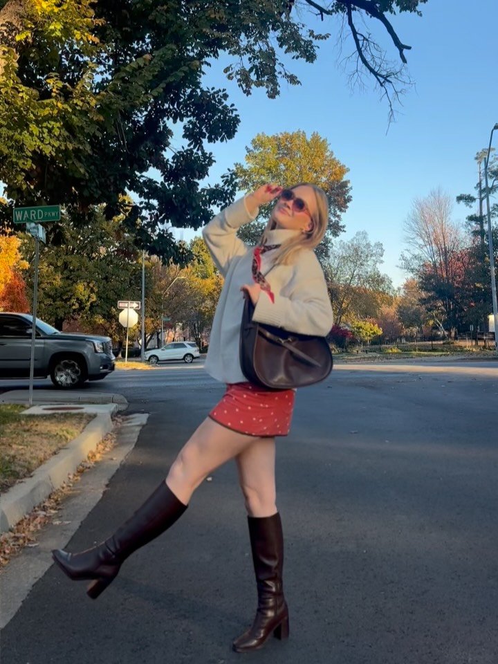 The leaves are changing fast, if you don&rsquo;t stop every once in awhile, you might just miss them&hellip;🍁