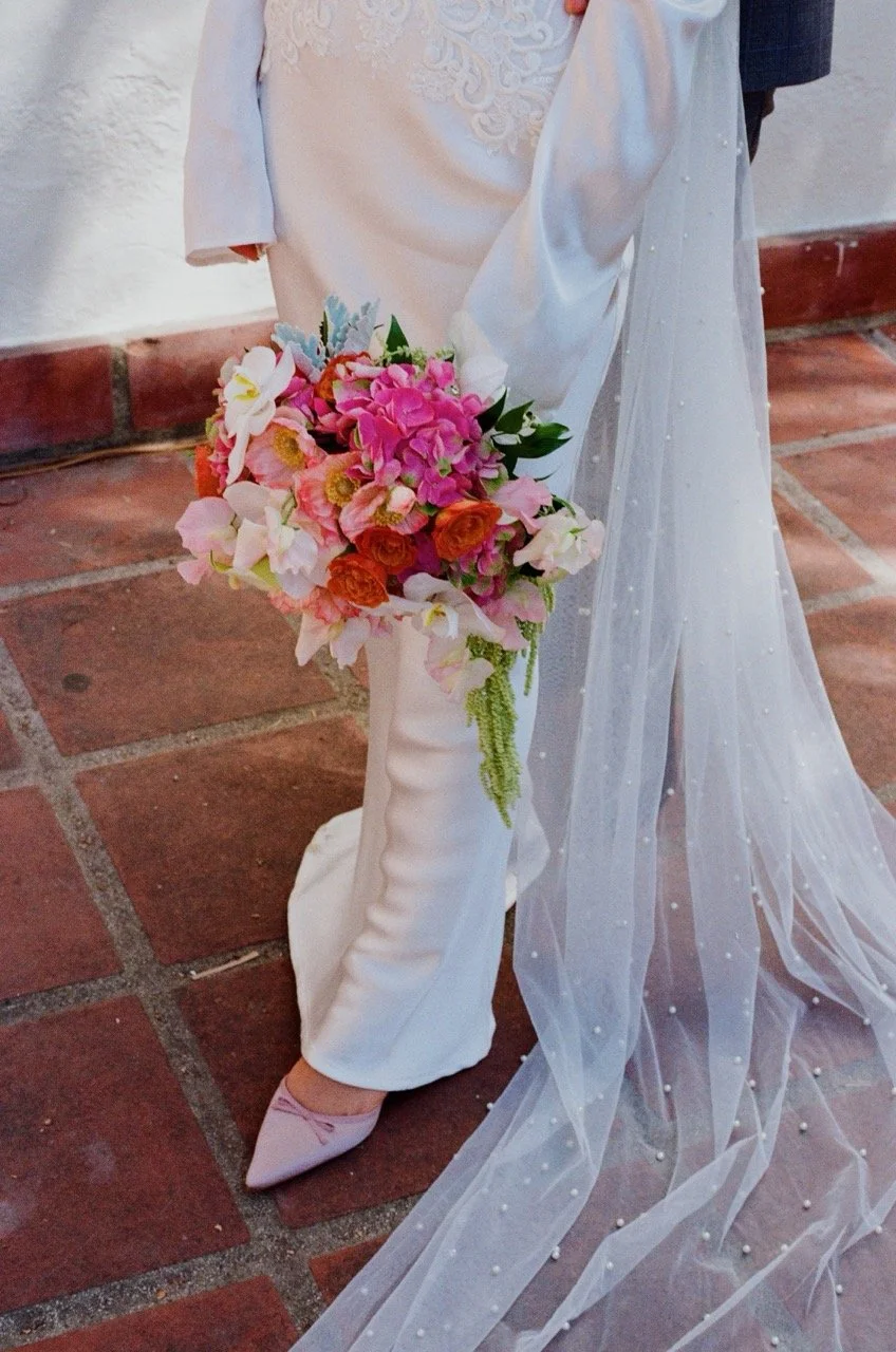 bouquet+pearl-veil+pink-shoe.jpeg