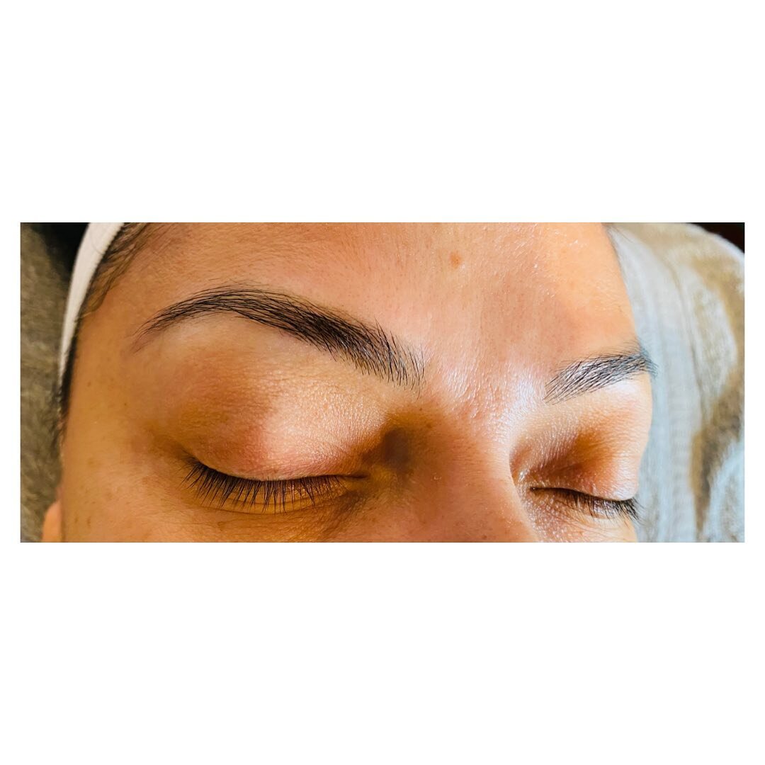 Brow wax and tint. ❤️ 
.
This service is perfect for someone who wants to darken and make their brows bold and beautiful.
.
.
.

#denveresthetics #denveresti #denveresthetician #denverskincare #denverbeauty #denverwaxing #hardwax #wax #waxandtint #ti