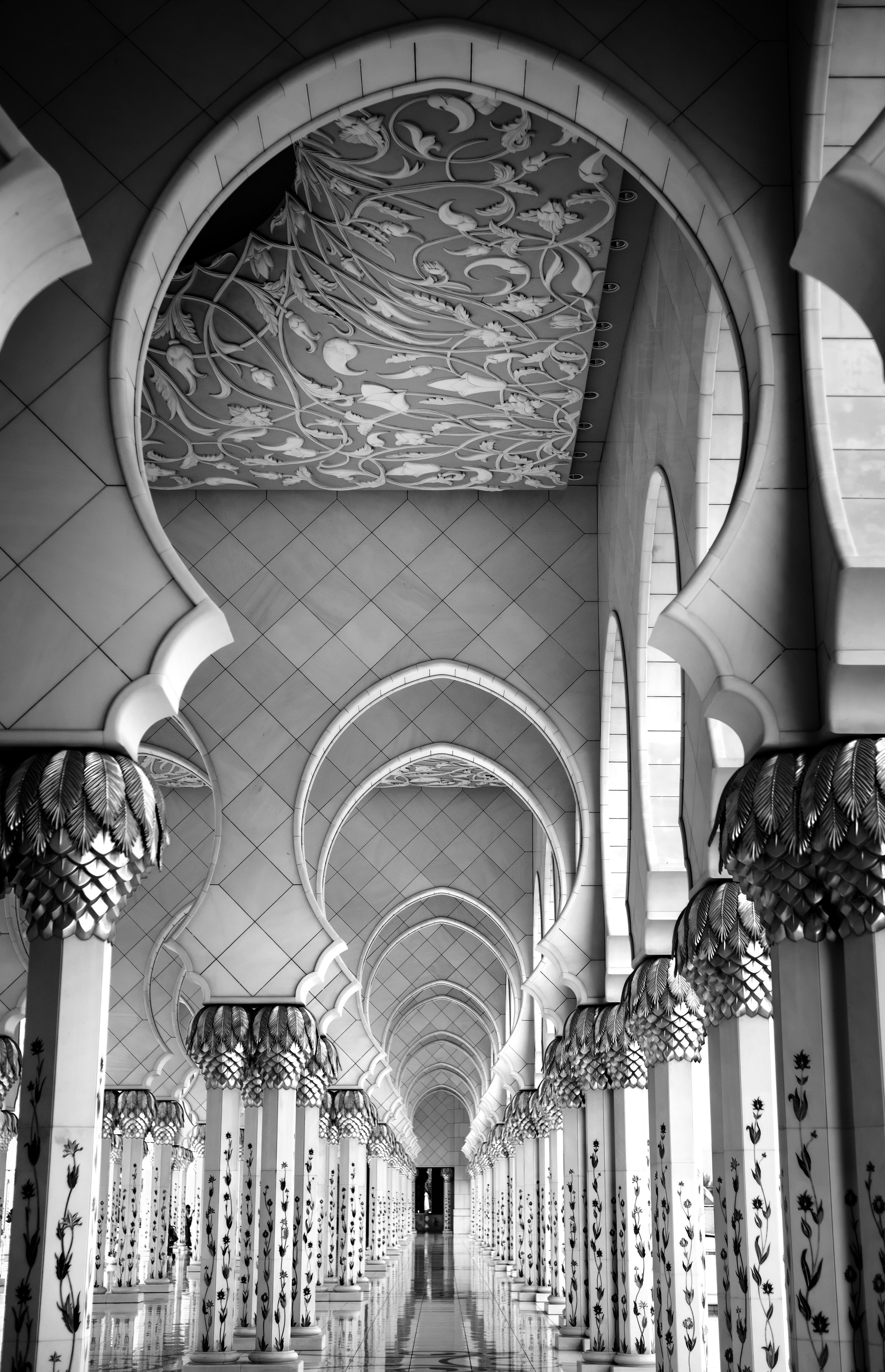 Arch shaped pillars and columns of the Sheikh Zayed Grand Mosque of Abu Dhabi