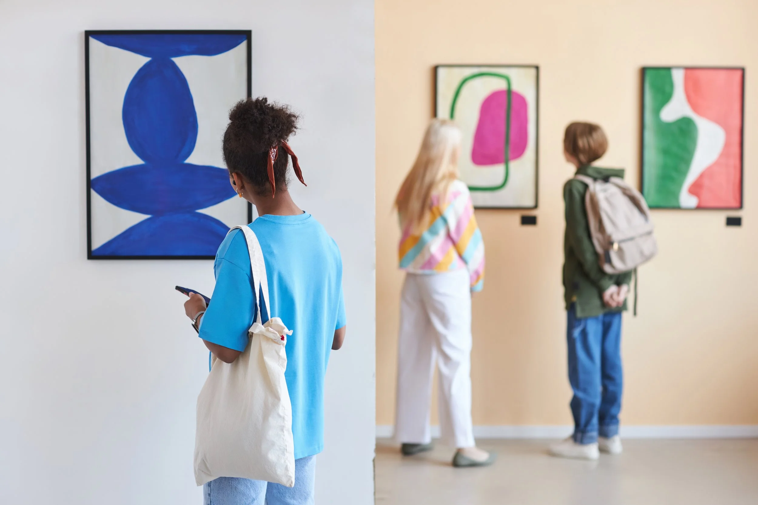 back-view-at-diverse-group-of-teenagers-looking-at-2026-03-20-00-14-28-utc.jpg