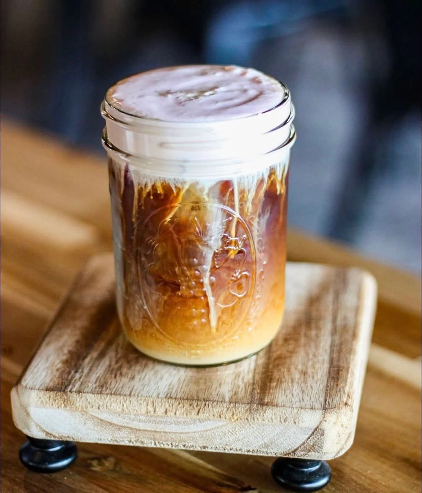 Did you know you can take any signature drink and turn it into an Americano? Customers have this loving this less calorie version of their favorites! Try it topped with your favorite cold foam like Sweet Cream, Caramel, or Lavender! 

✨Signature Amer