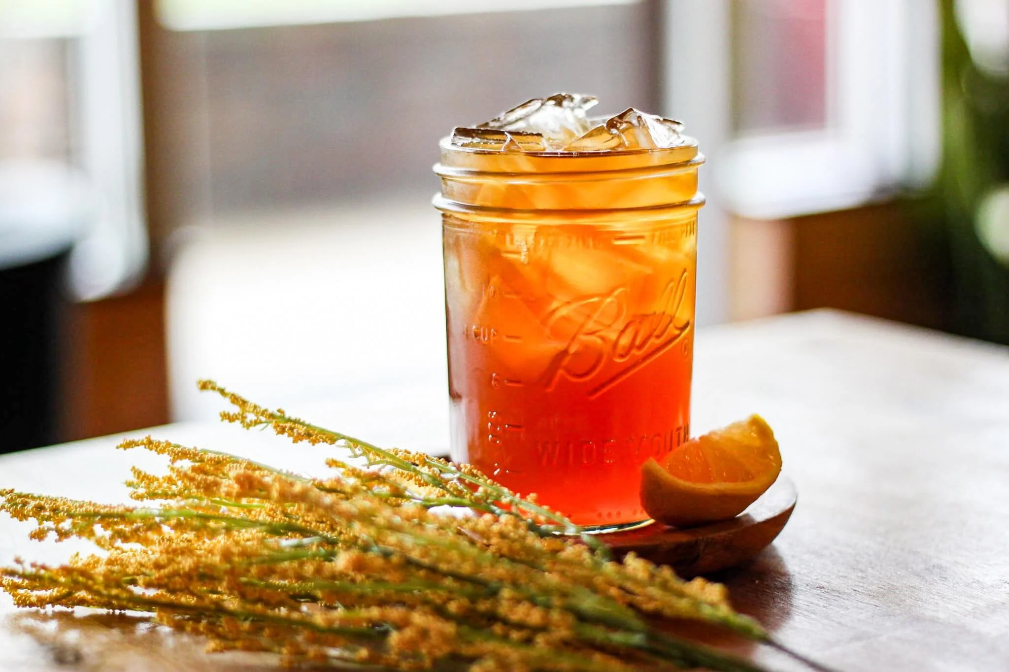 If you enjoy Arnold Palmers, try our NEW Peach Arnold Palmer! It&rsquo;s a delicious blend of peach tea and lemonade&hellip; refreshing for hot summer days! ☀️