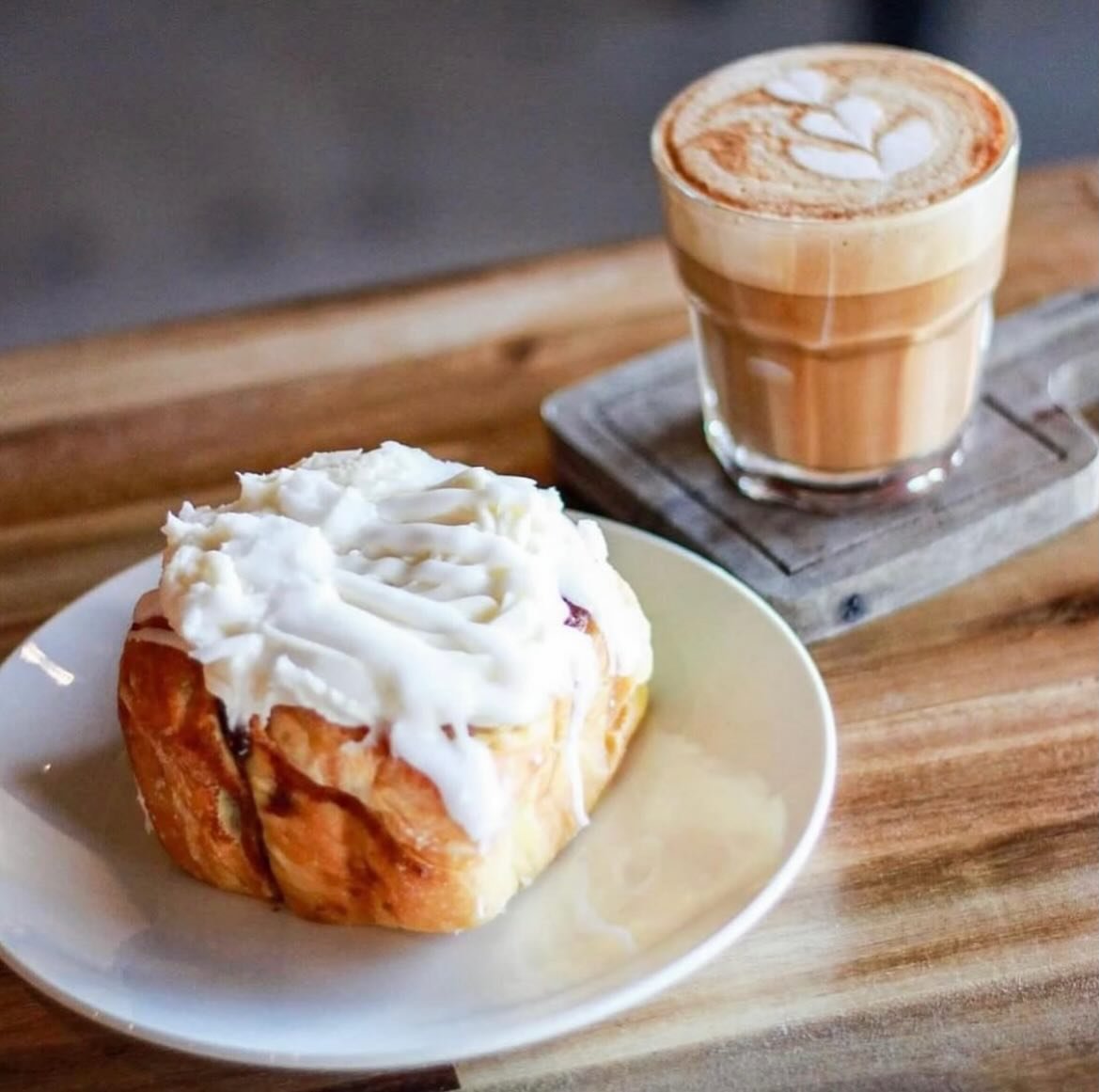 ✨Cinnamon Roll weekend is here! ✨ Grab your fav drink and pair it with a warm, gooey cinnamon roll. We have muffins and hand pies, too, all weekend long. See you soon! ✌🏼
