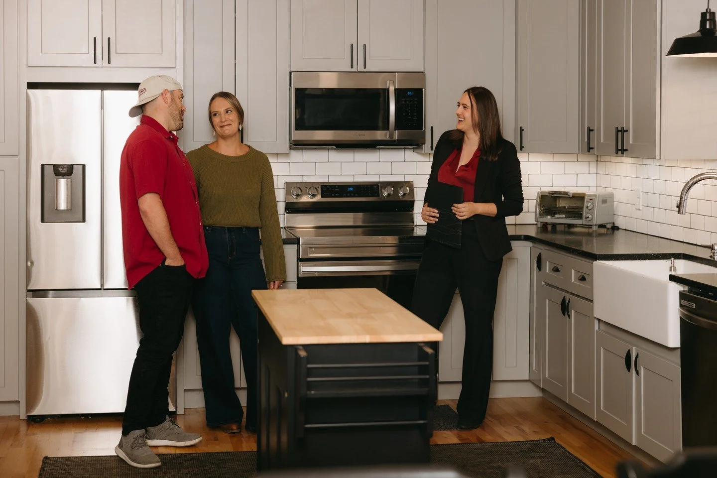 Since launching her real estate career 9 years ago, @mtb.realtor has become a trusted guide for buyers and sellers. A proud member of the Howard Hanna/Beverly-Hanks team, Taryn Hart helps clients identify exactly where they&rsquo;ll thrive, whether t