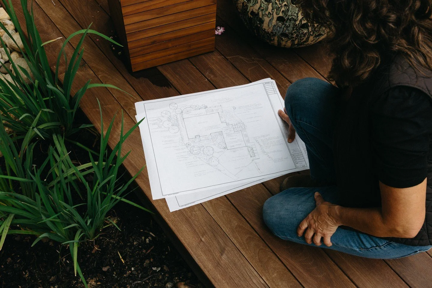 At Julie Guy Designs, Julie specializes in residential design - both small, intimate spaces like walled gardens, courtyards, and balconies, as well as master plans that encompass the entire home and pull together a cohesive plan for the property. Jul