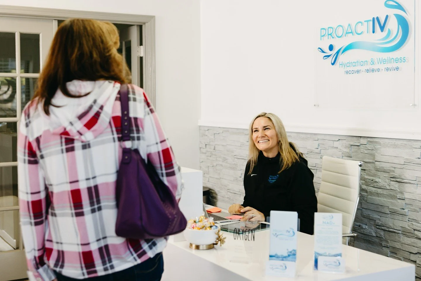After years in ICU critical care, Jen Schulz, RN, BSN, knew she wanted to help people before illness and burnout took over. That vision led her to open @proactiv_hydration in 2024. From customized IV drips and NAD+ therapy to B12 injections and mobil