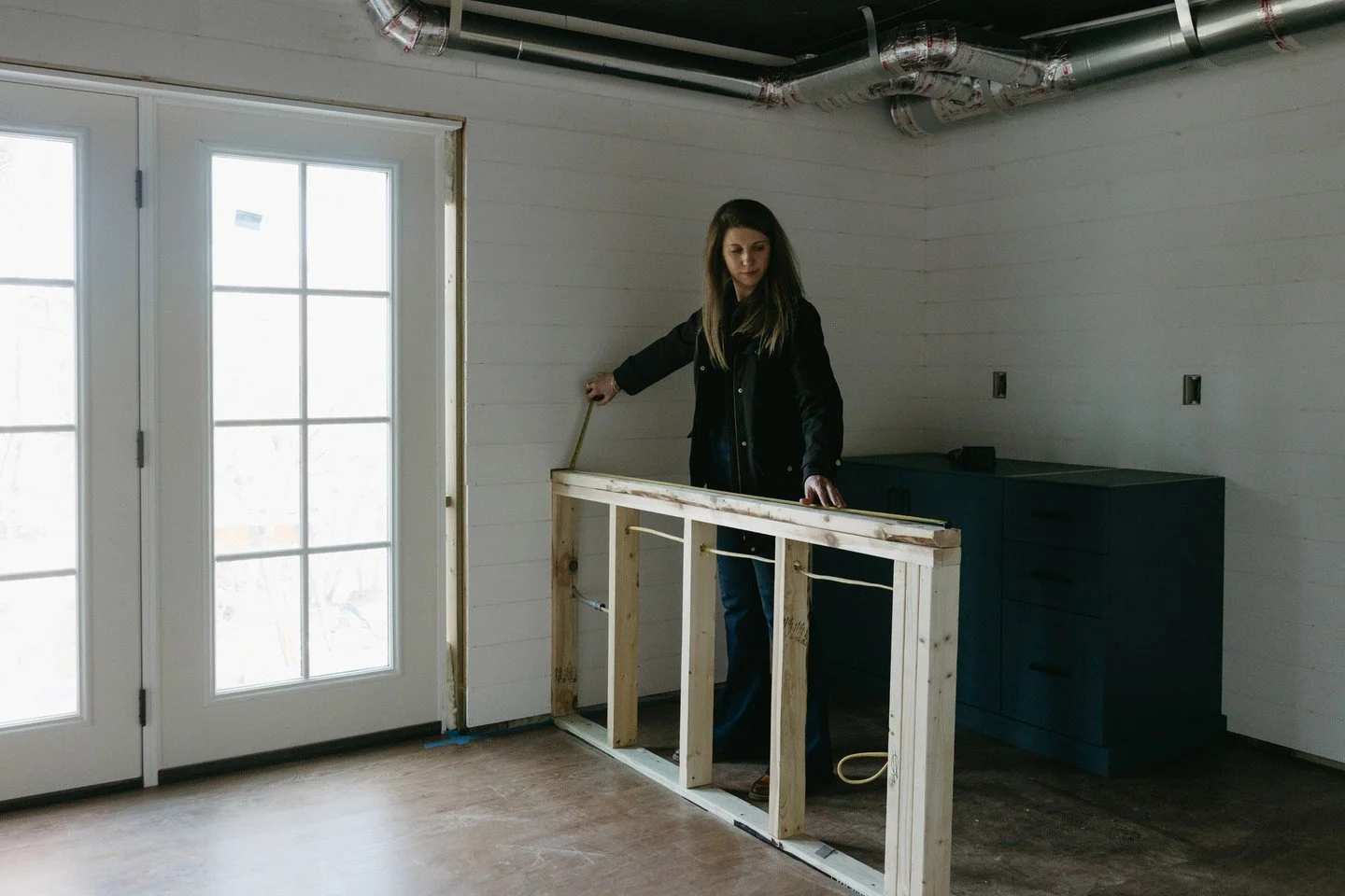 For Stephanie Smith, interior design has always been a calling. From sketching furniture as a child to creating thoughtfully designed homes throughout WNC, Stephanie brings together architectural precision, creative intuition, and a deeply personal a