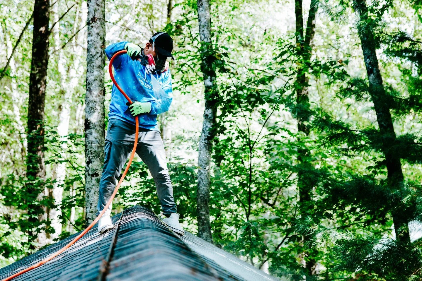 Refresh your home or business with 360 Exterior Cleaning! Serving Brevard, Lake Toxaway, and surrounding communities, Julio Vel&aacute;squez and his team provide reliable, professional exterior cleaning with 10+ years of experience. From pressure was