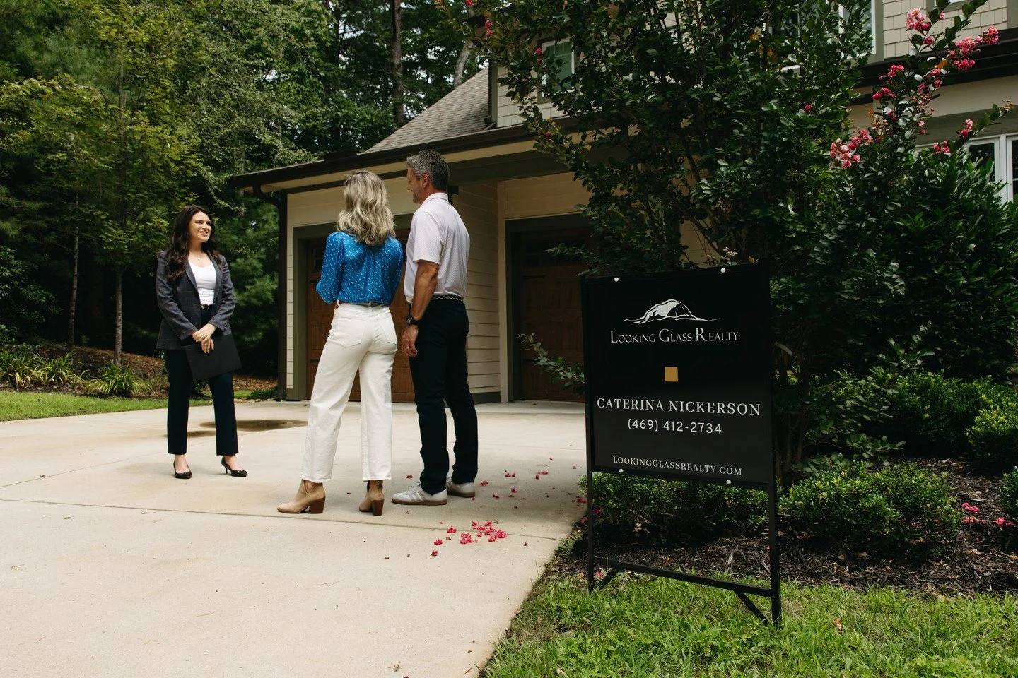 For Caterina Nickerson at Looking Glass Realty, real estate is about more than buying or selling a home &mdash; it&rsquo;s about helping people feel confident and cared for along the way. A Brevard native, @caterina.wncliving returned to the beauty a