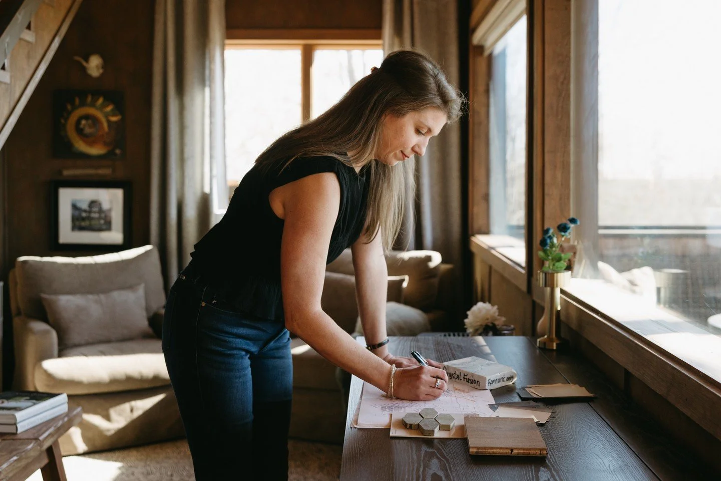Beautiful design starts with understanding how you live. At @steph_home_interiors, Stephanie Smith blends architectural expertise, thoughtful details, and a deep understanding of her clients to create personalized spaces that feel as good as they loo