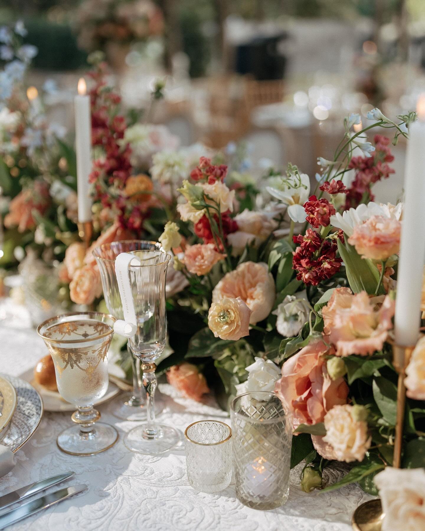 Impossible not to share these details on the feed every few months because I still dream about them and you should too! 

Vendors:
Couple: @sing.squared &amp; @chris.ron.factoriza 
Planning:&nbsp;@aliceandapricot
Photo/Video:&nbsp;@markandjenna_
Co-c