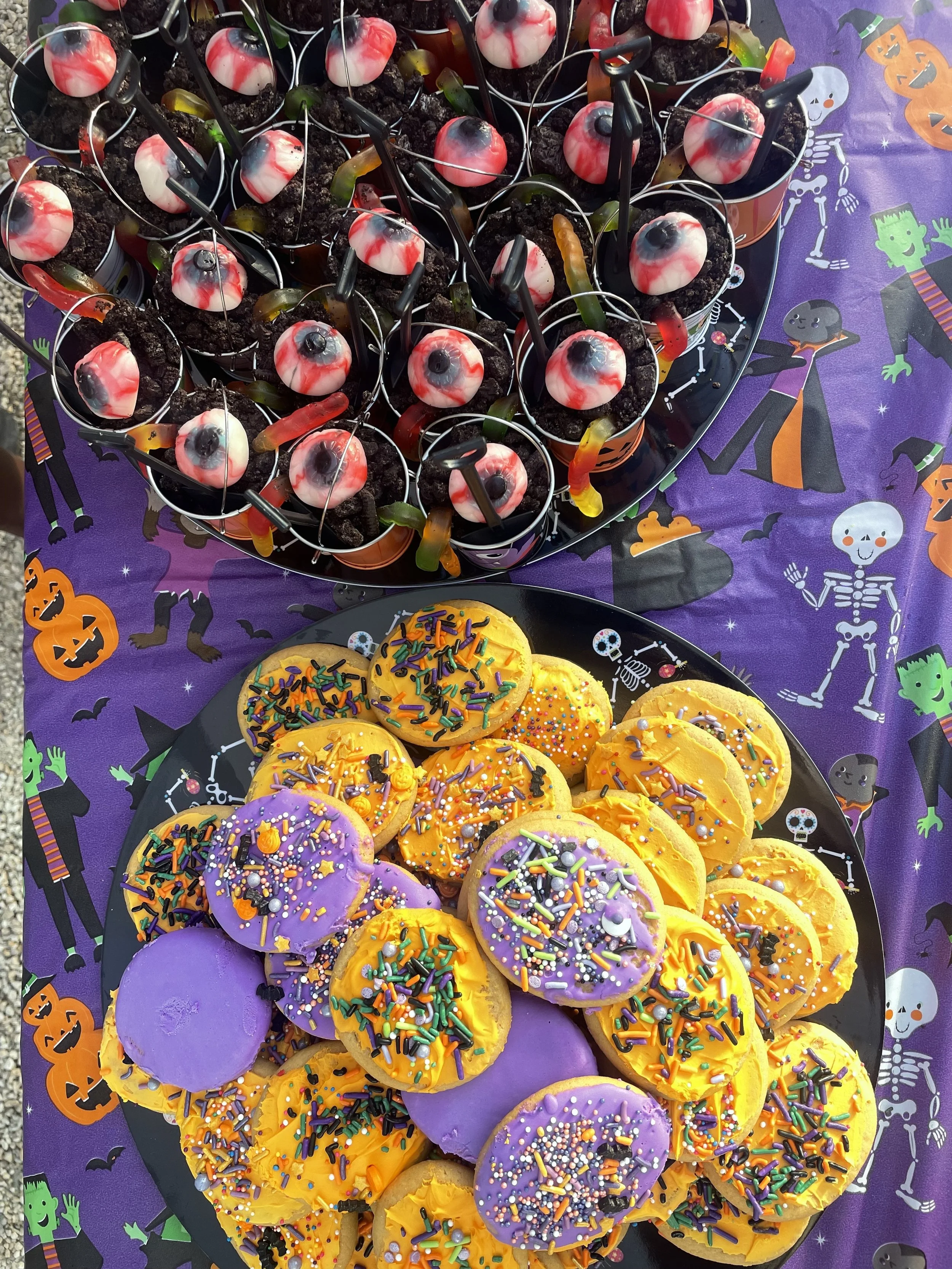 haunted lagoon, 10_28_23, dirt cups cookies food.jpg