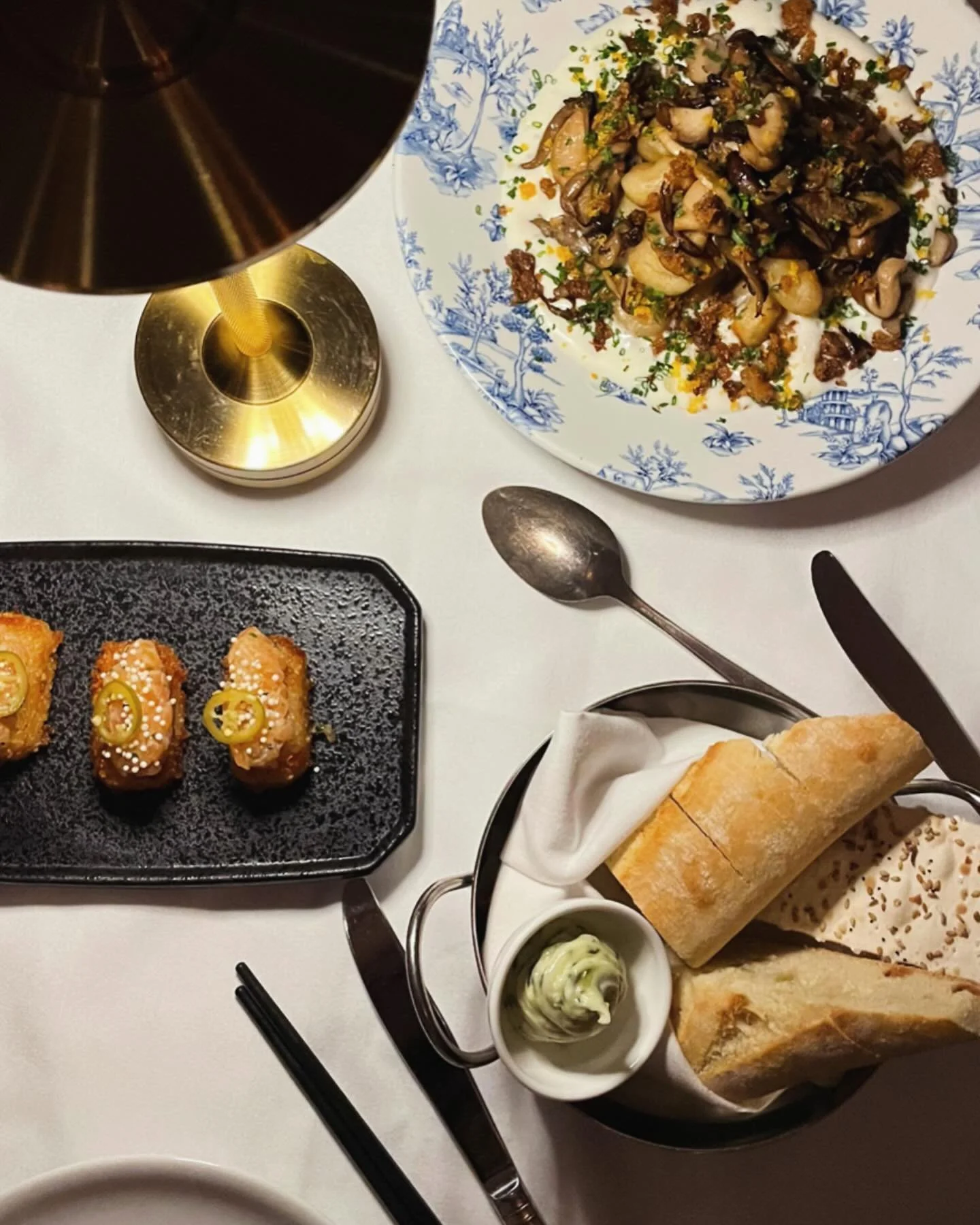 my mom and i came here a while ago for a small career related celebration and the food was subpar to say the least. the vibe was very nice and upscale; midway through dinner around ~7pm there was live piano music that started to play in the backgroun