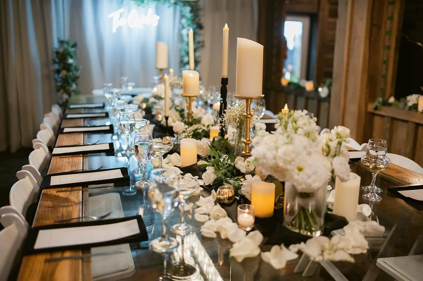 Our calendar for 2027 is officially open and posted to our website! 

If you want first pick for your wedding date, give us a call or inquire online for a tour📱 

www.themill-district.com
(260) 316-0050