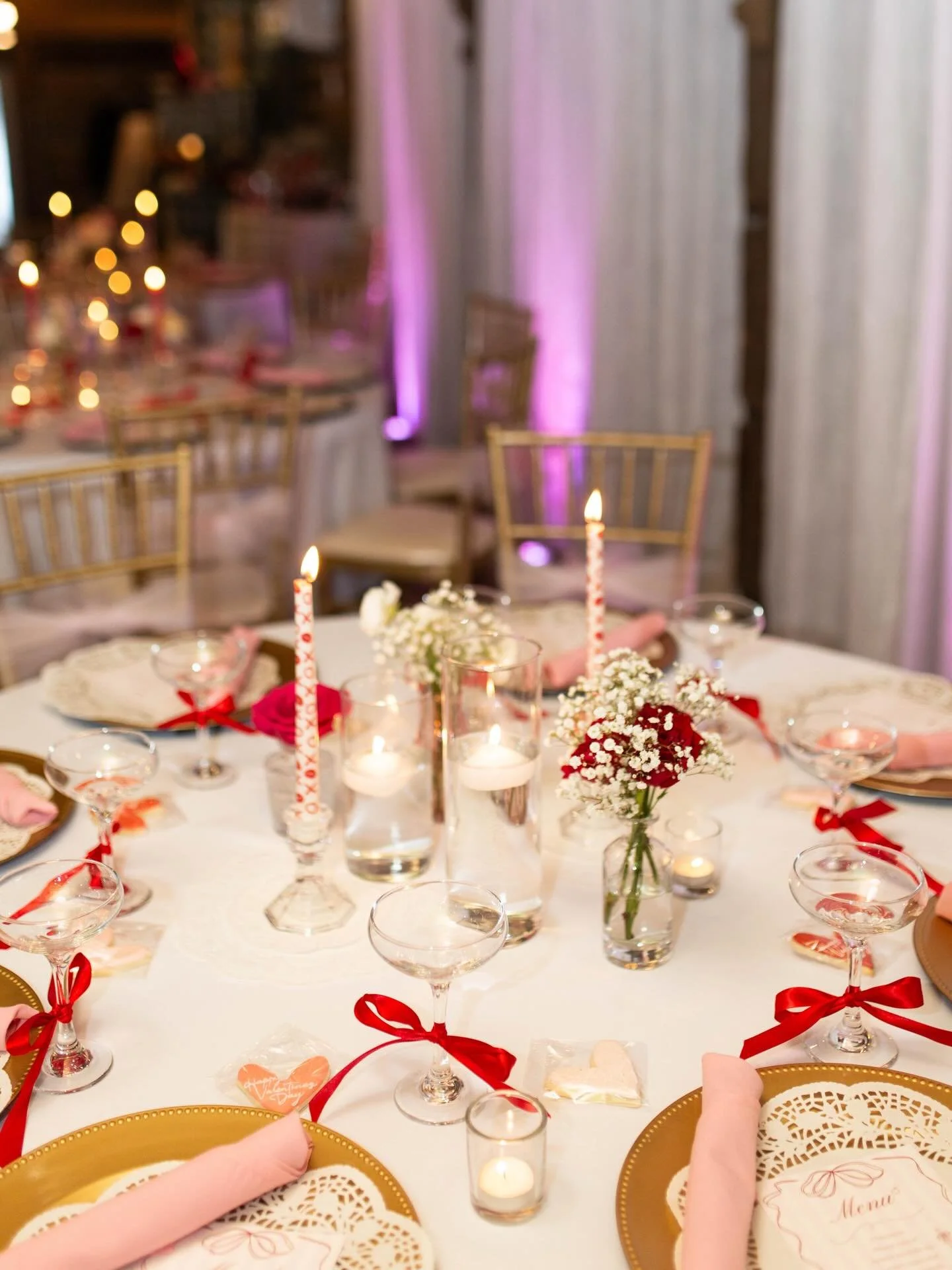 A Valentine&rsquo;s Day shower bathed in candlelight&mdash; soft, glowy, and one we&rsquo;ll certainly never forget 🤍

Venue + decor: @themilldistrict 
Music + uplighting: DJ James @themilldistrict 
Cake + cookies: @cakes.by.laurie 
Cupcakes: @baked
