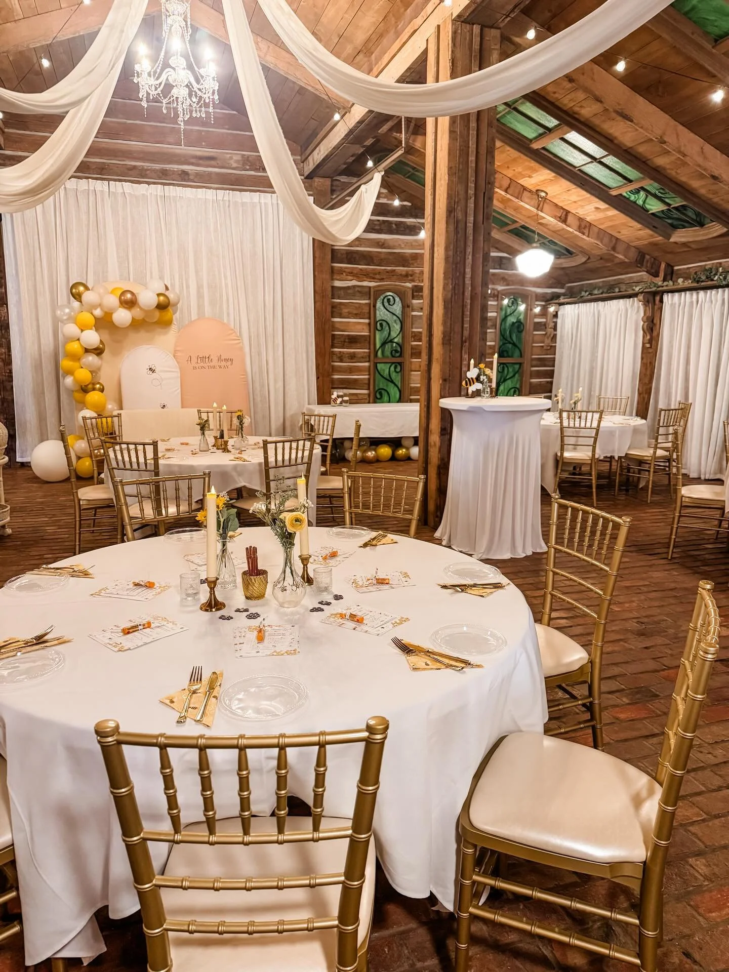 The past two weekends we&rsquo;ve had the honor of hosting two baby showers for two lovely sisters who both got married here 🤍

They picked the cutest themes! It fills our hearts seeing our past couples again 🥹🤍
