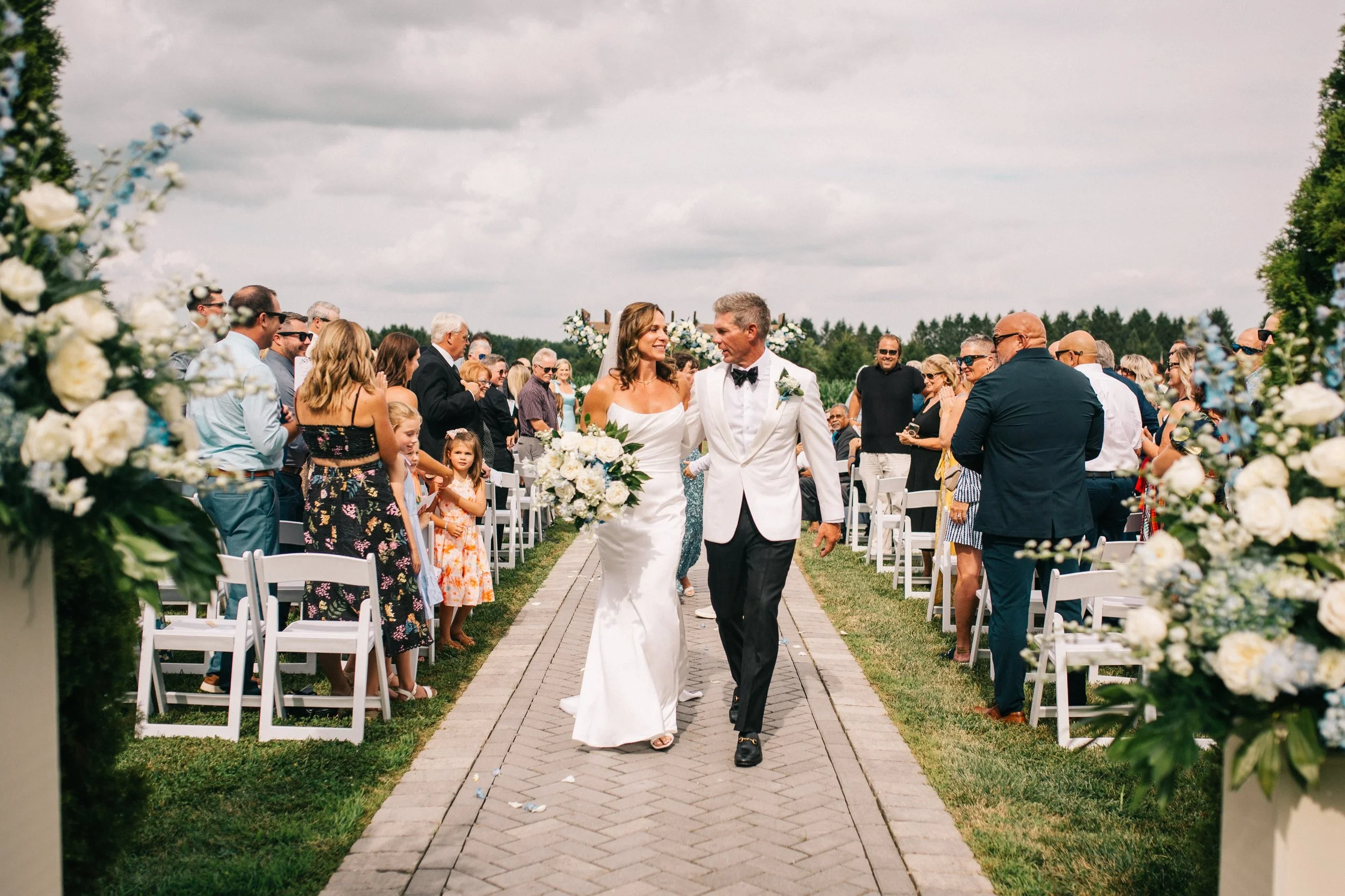 The Snyders!! 🥂 

We are so happy for this lovely July couple of ours. Forever looks great on the two of you 🤍

📸: @aprilhoffphotography