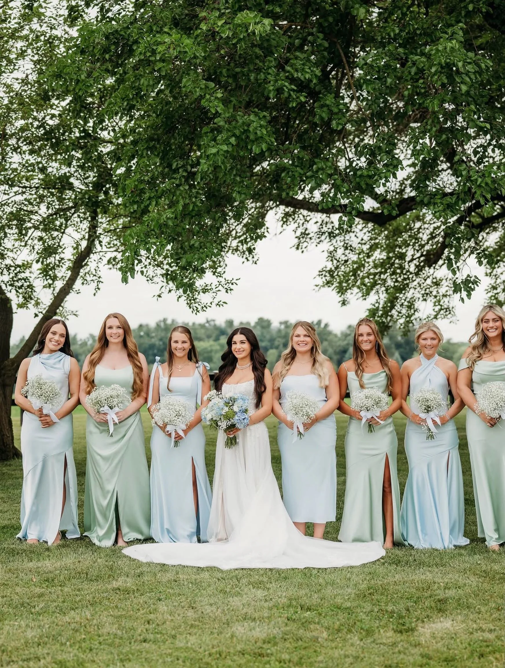 The bride + her girls on her best day ever 🤍

📸: @nataliemcintirephotography