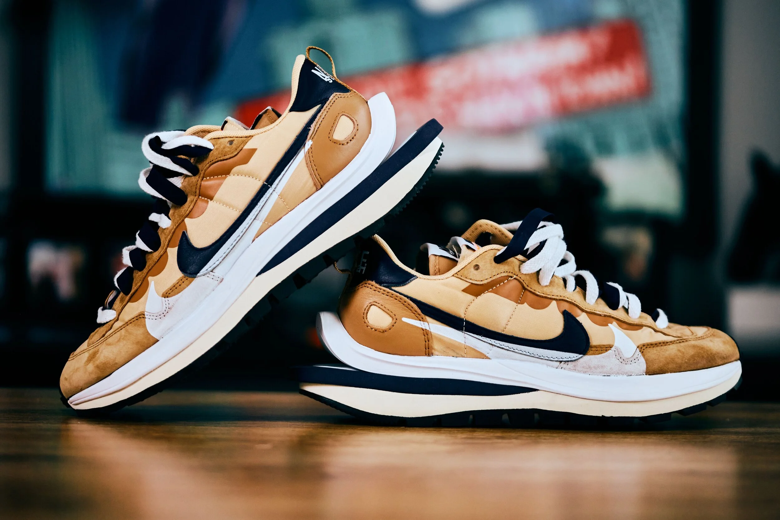 nike vaporwaffle sacai tan navy