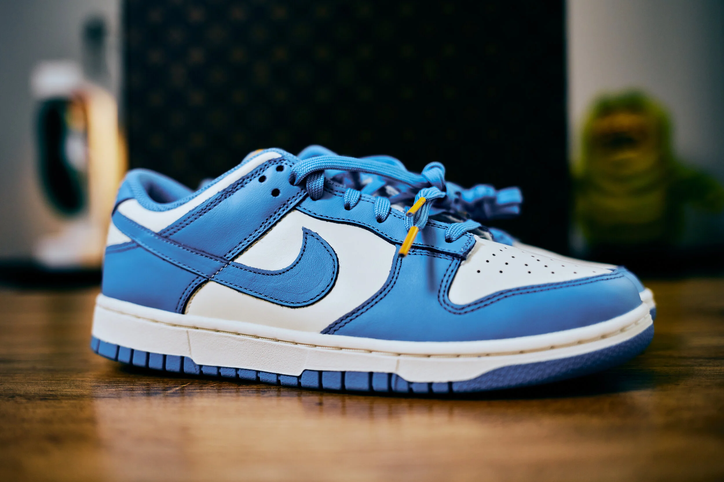 nike dunk low coast ucla