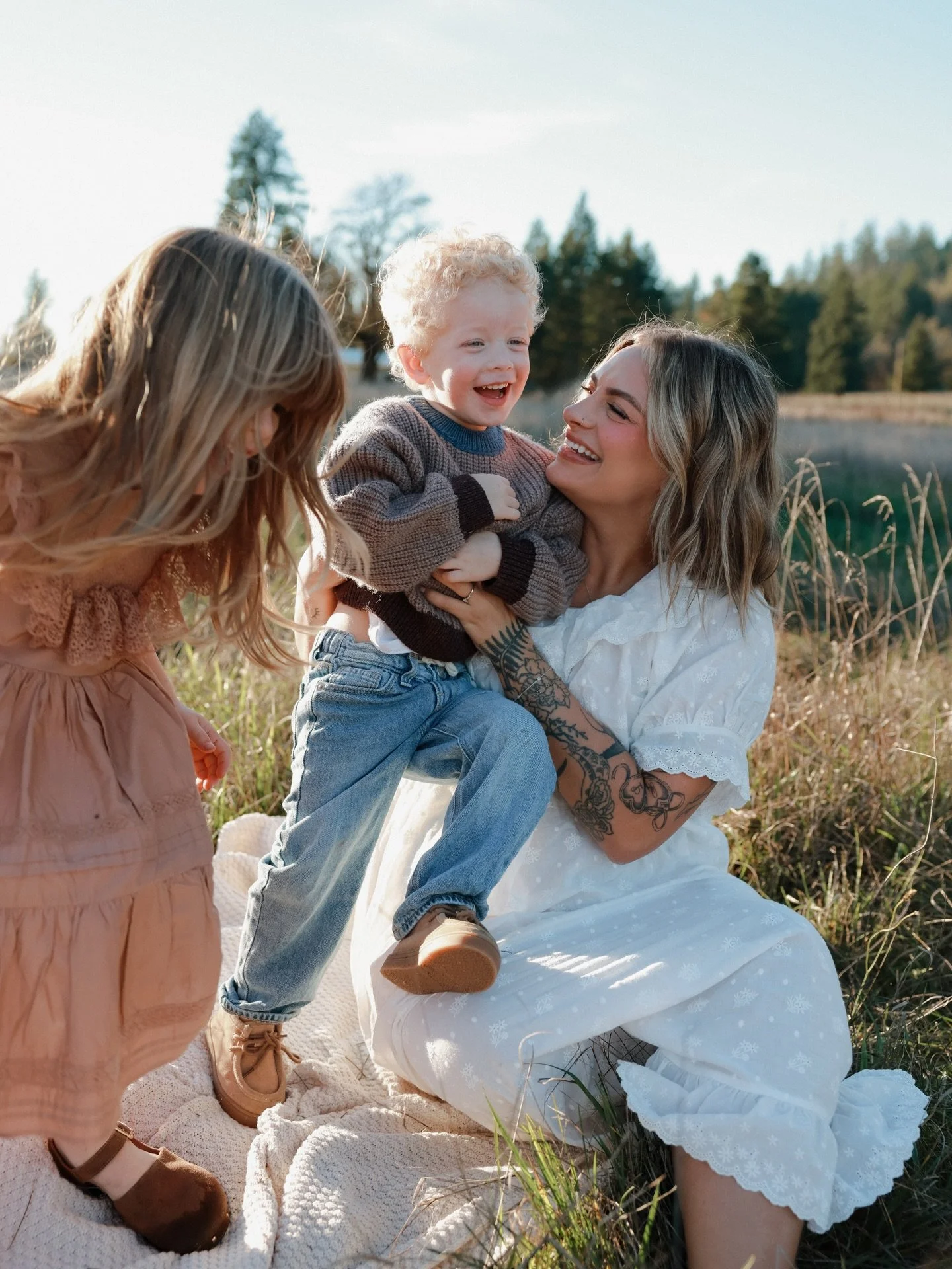 Thank you to all of my sweet families who&rsquo;ve supported my business this year. I&rsquo;m so grateful for each and every one of you!! 🤎 

#eugenephotographer #eugenefamilyphotographer #bendphotographer #bendfamilyphotographer