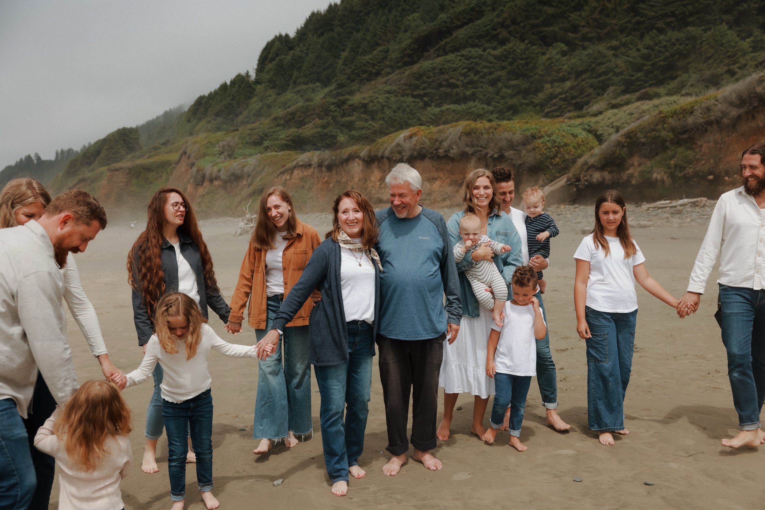 A sweet family reunion called for an extended family session on the Oregon coast!