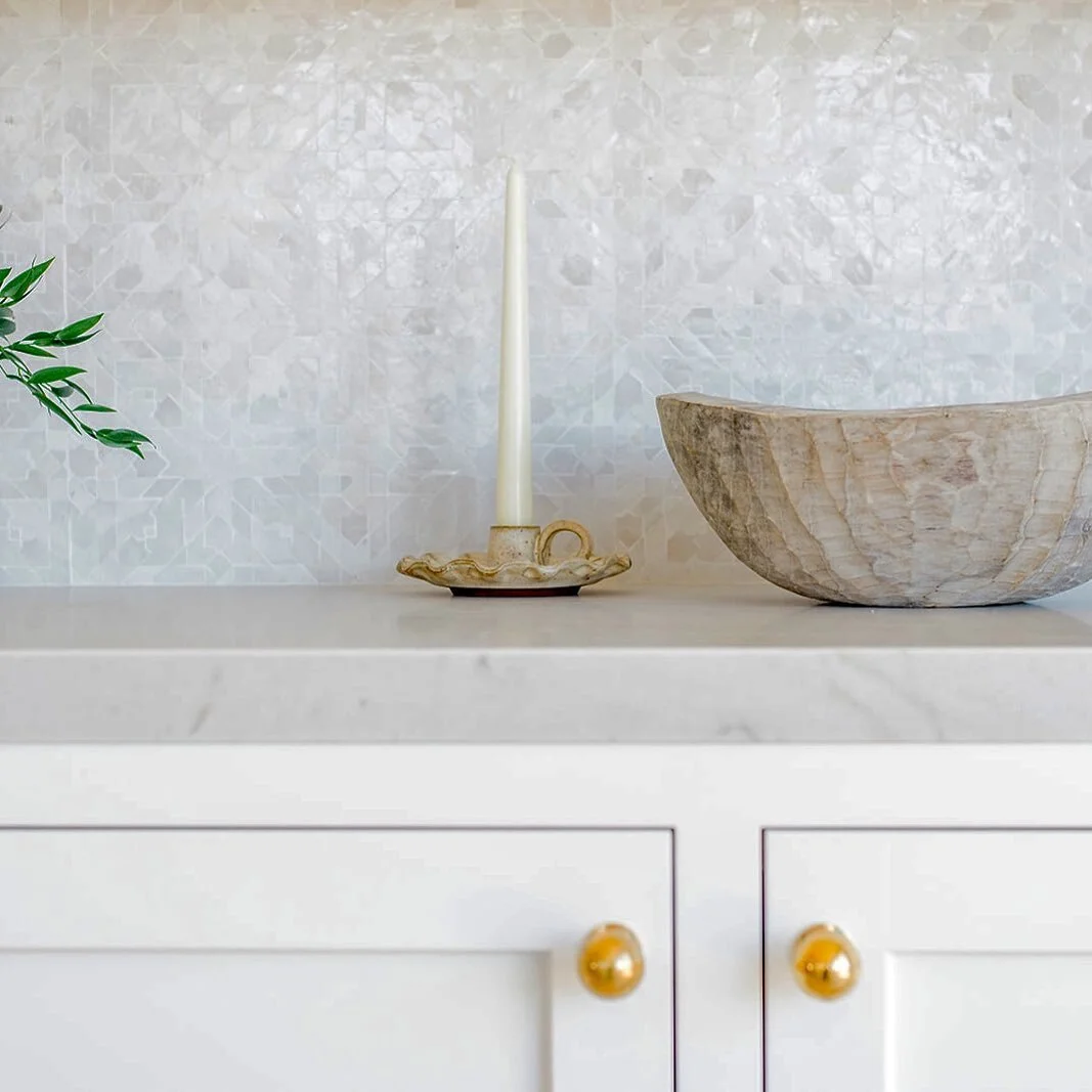 A glimpse of the bar area where we incorporated a beautiful and intricate mosaic splash, with a mix of textures and a collection of pottery and wood elements.

#projectjolie