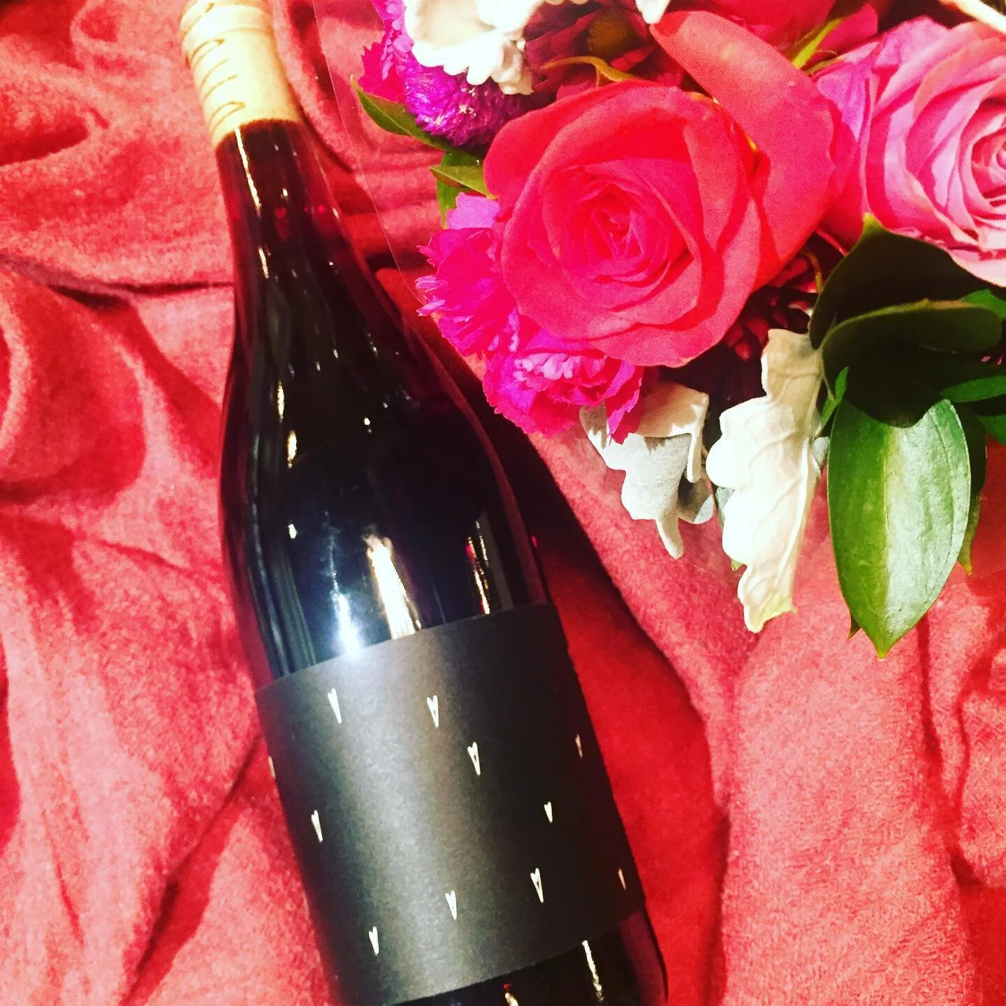 Looking for the perfect V-day bottle? Don&rsquo;t overthink it.
&bull;Love Red from Broc Cellars 🍷&bull; #love #valentinesgift #valentines_day #valentineday2020 #winetime #enjoylife #enjoythemoment #friendship #relationships #dinner