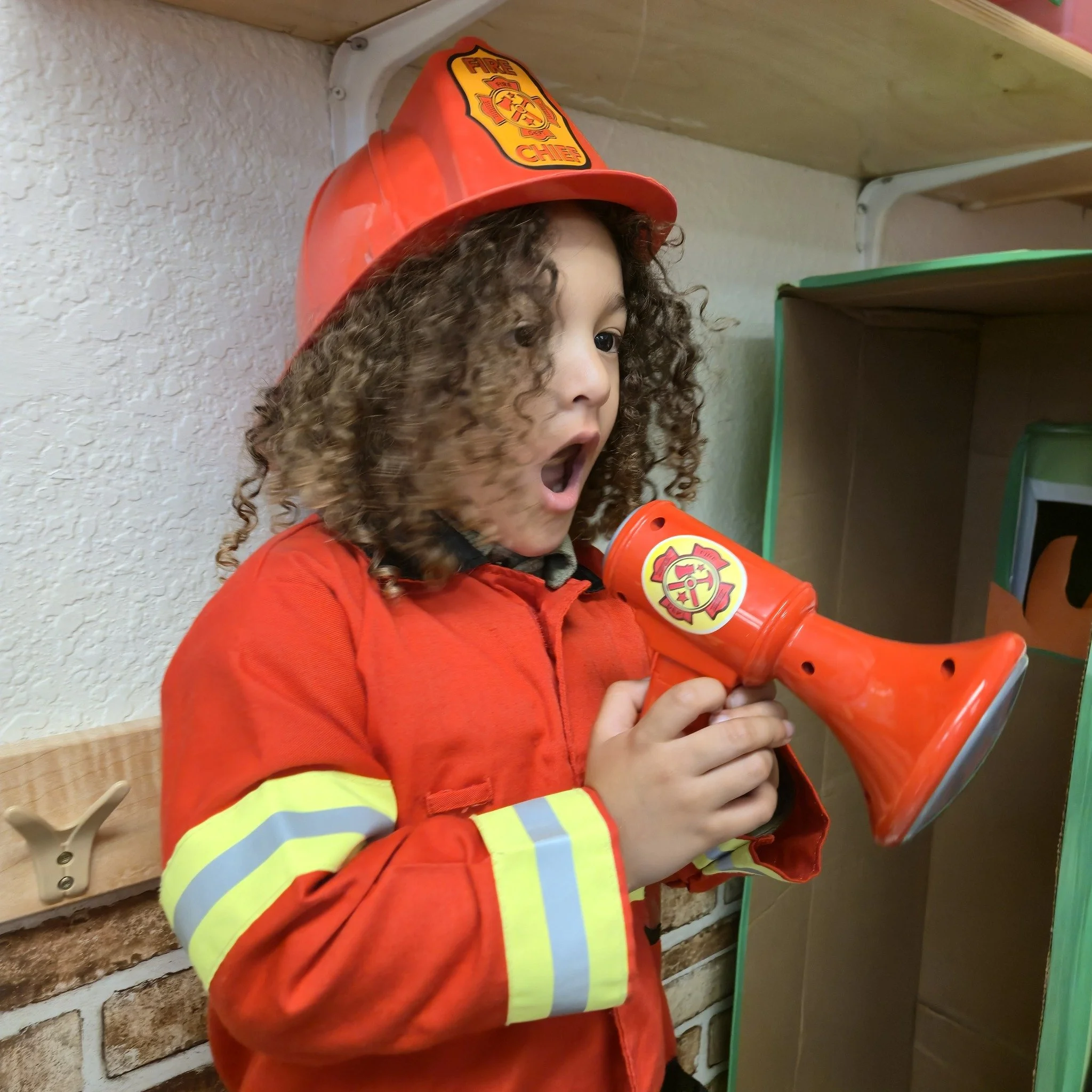 Suit up. There's a fire to fight. 🚒🔥

Our PS2 Teacher, Ms. Angelica, at NCP San Jose turned a classroom corner into a FULL firefighter experience &mdash; pop-up fire truck, cardboard buildings with flames in the windows, bull horns, fire extinguish
