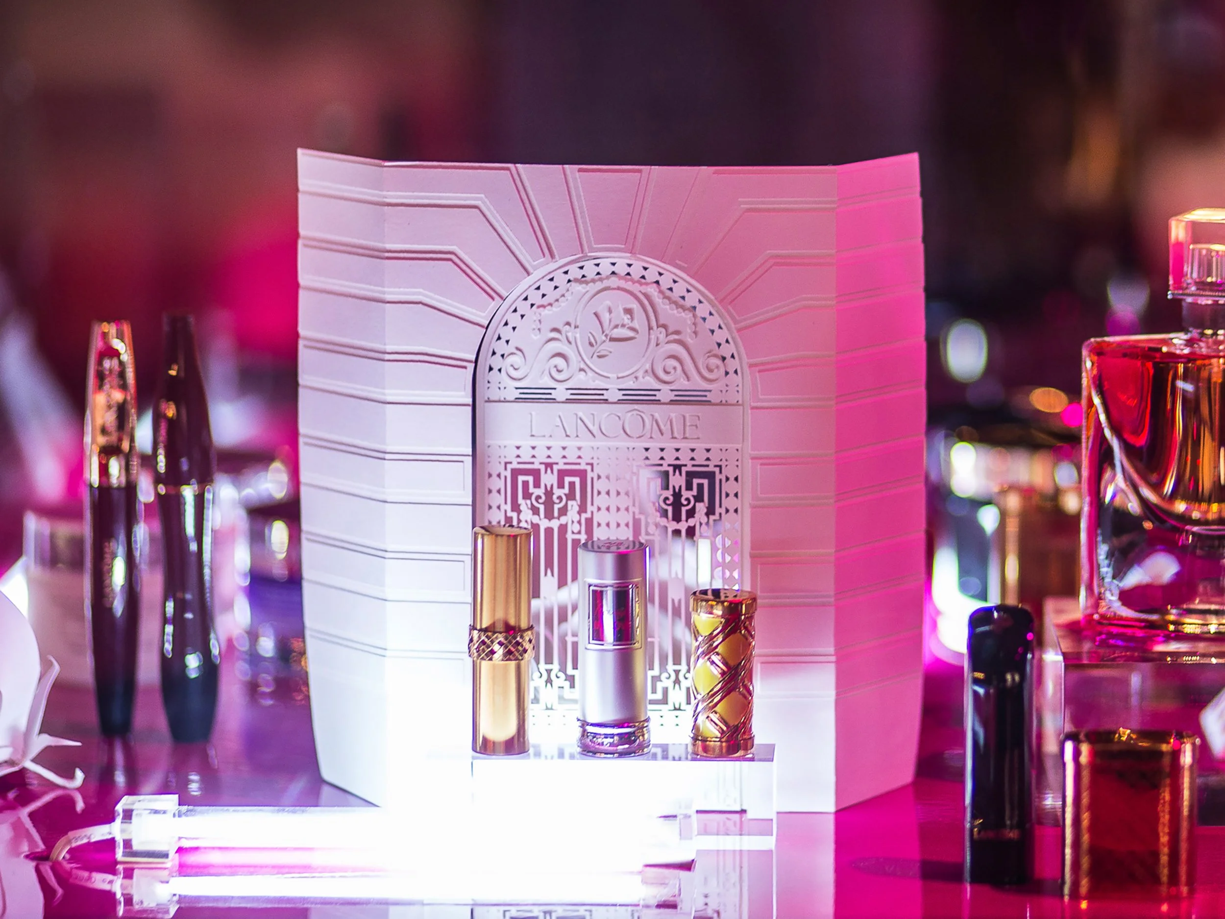 Lancôme<br> − <br>WÔW Party Set Design