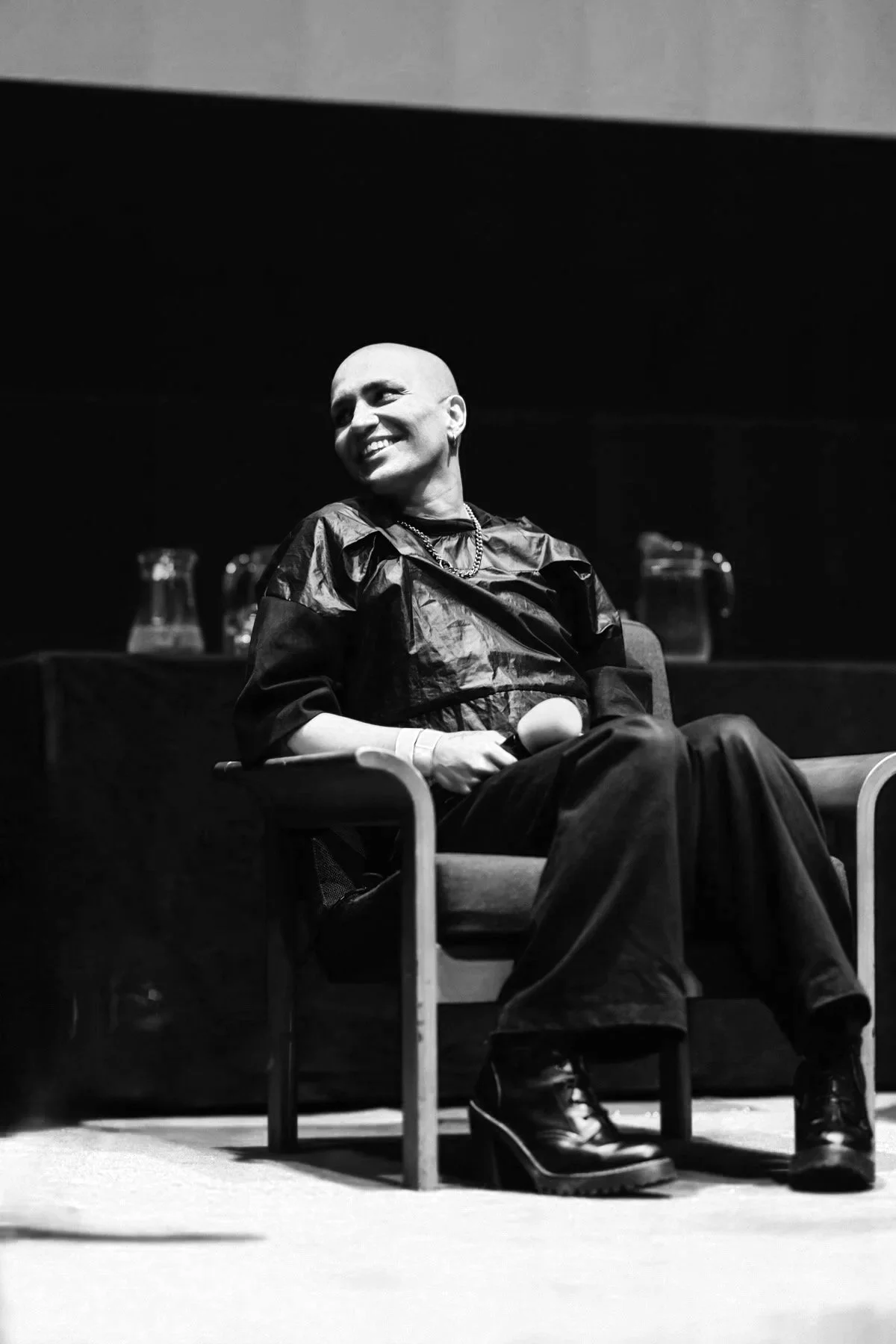 ILĀ is a British multifaceted artist, producer, and vocalist creating immersive sonic worlds that blend quantum computer music, AI, and the human voice to explore identity and liberation