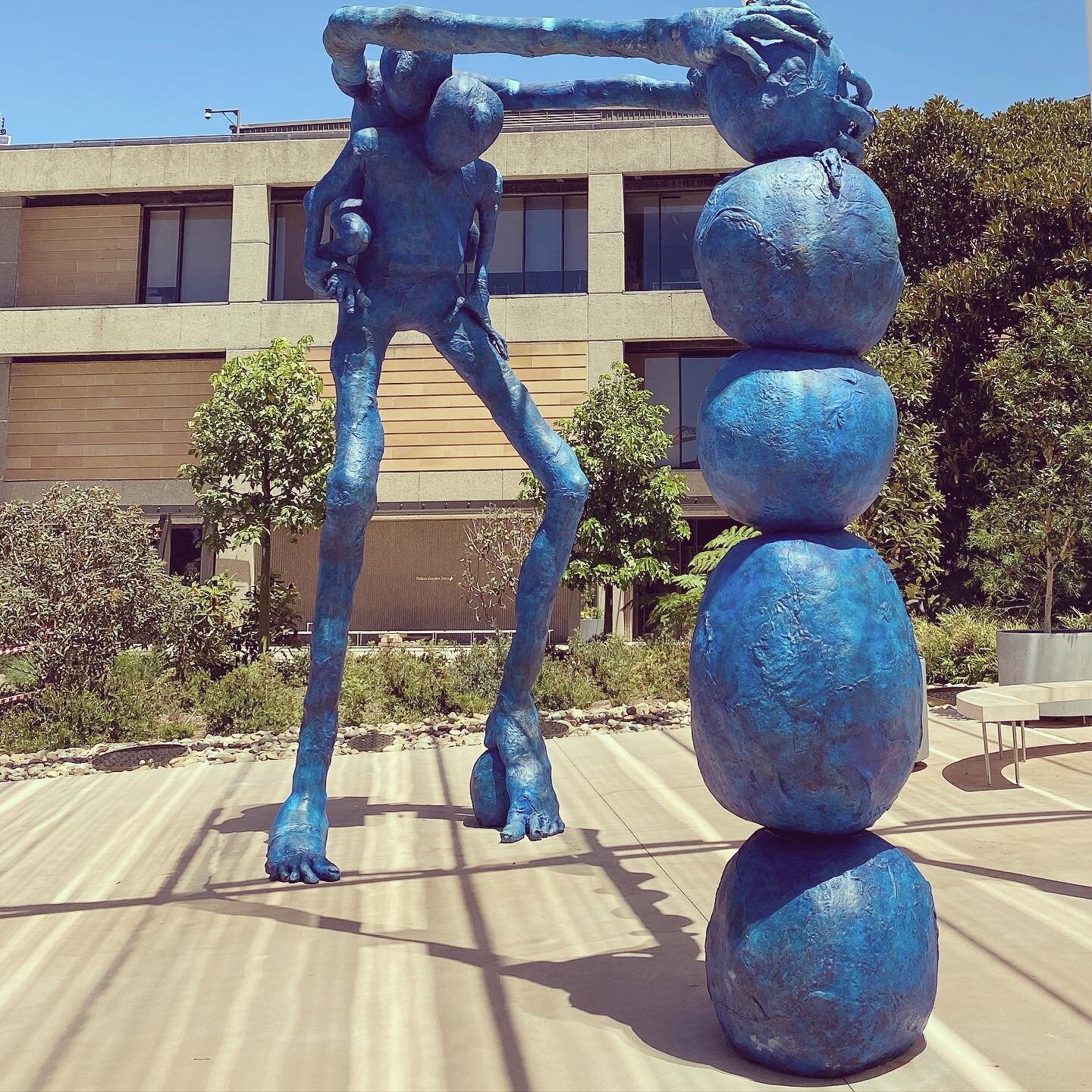 Here comes everybody - Francis Upritchard #agnsw #art #artgallery #artgalleryofnsw #blue #bronze #bronzesculpture #sculpture