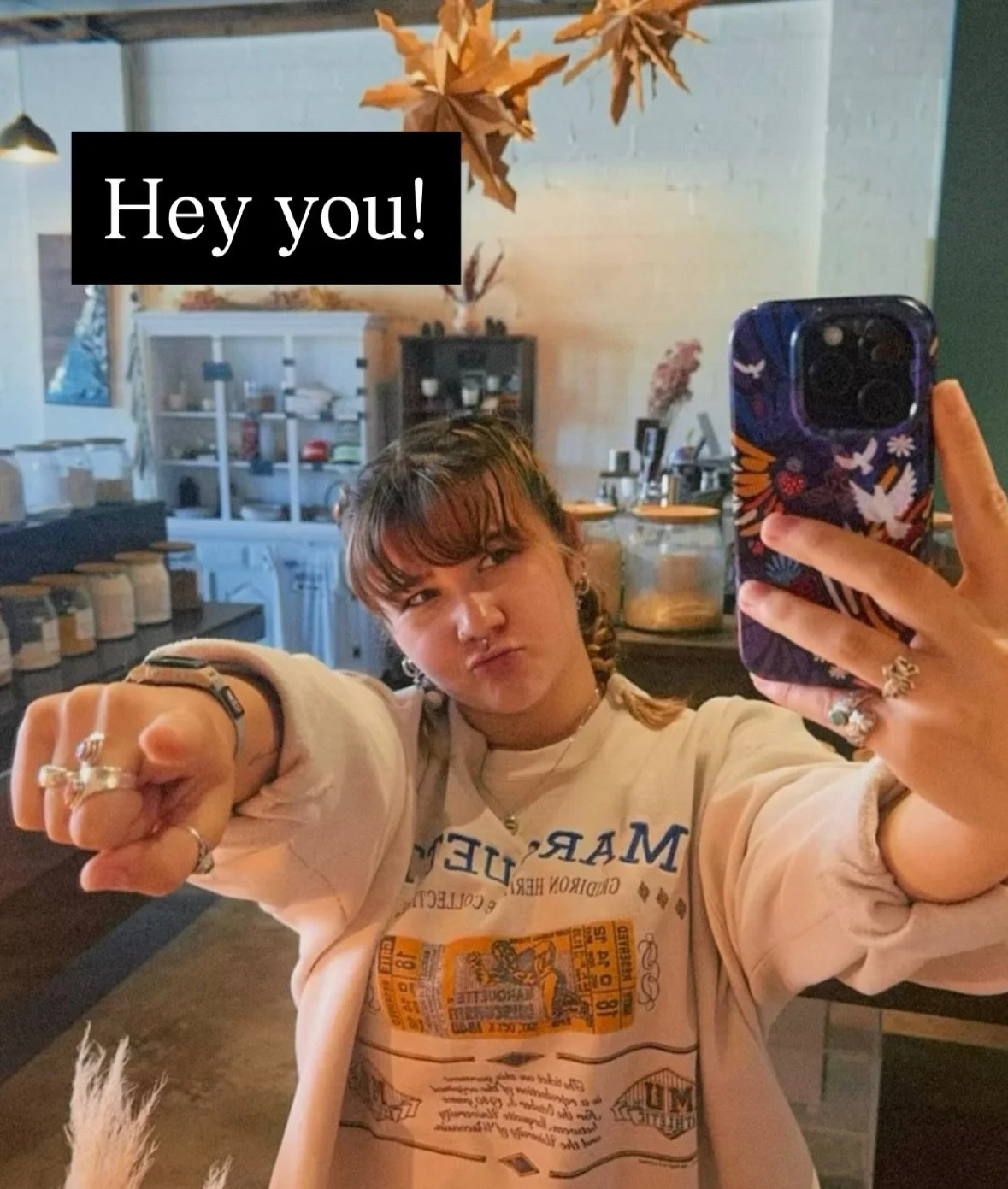 Starting to think about all that holiday shopping? Shopping at small and local businesses is the way to go! 
Why should you shop small? Here are some reasons: 

1. By shopping small, you reduce environmental harm! Shopping at small and local business