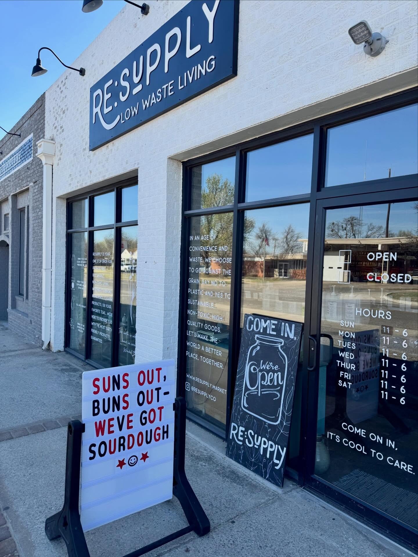 Sourdough drop from @feral.doughco 
Get it while it&rsquo;s fresh 🍑☀️