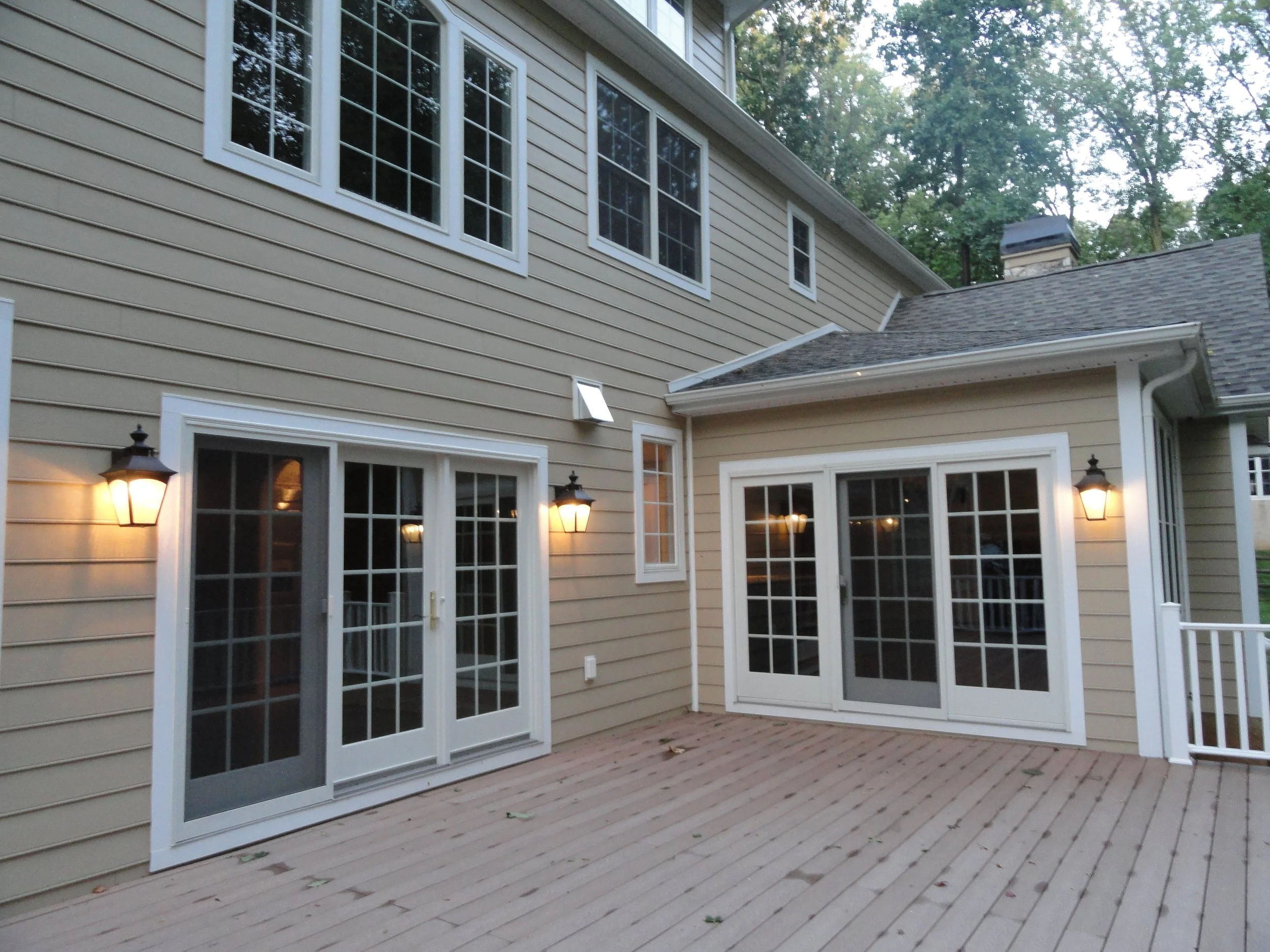 WAYNE_EXTERIOR DECK.JPG