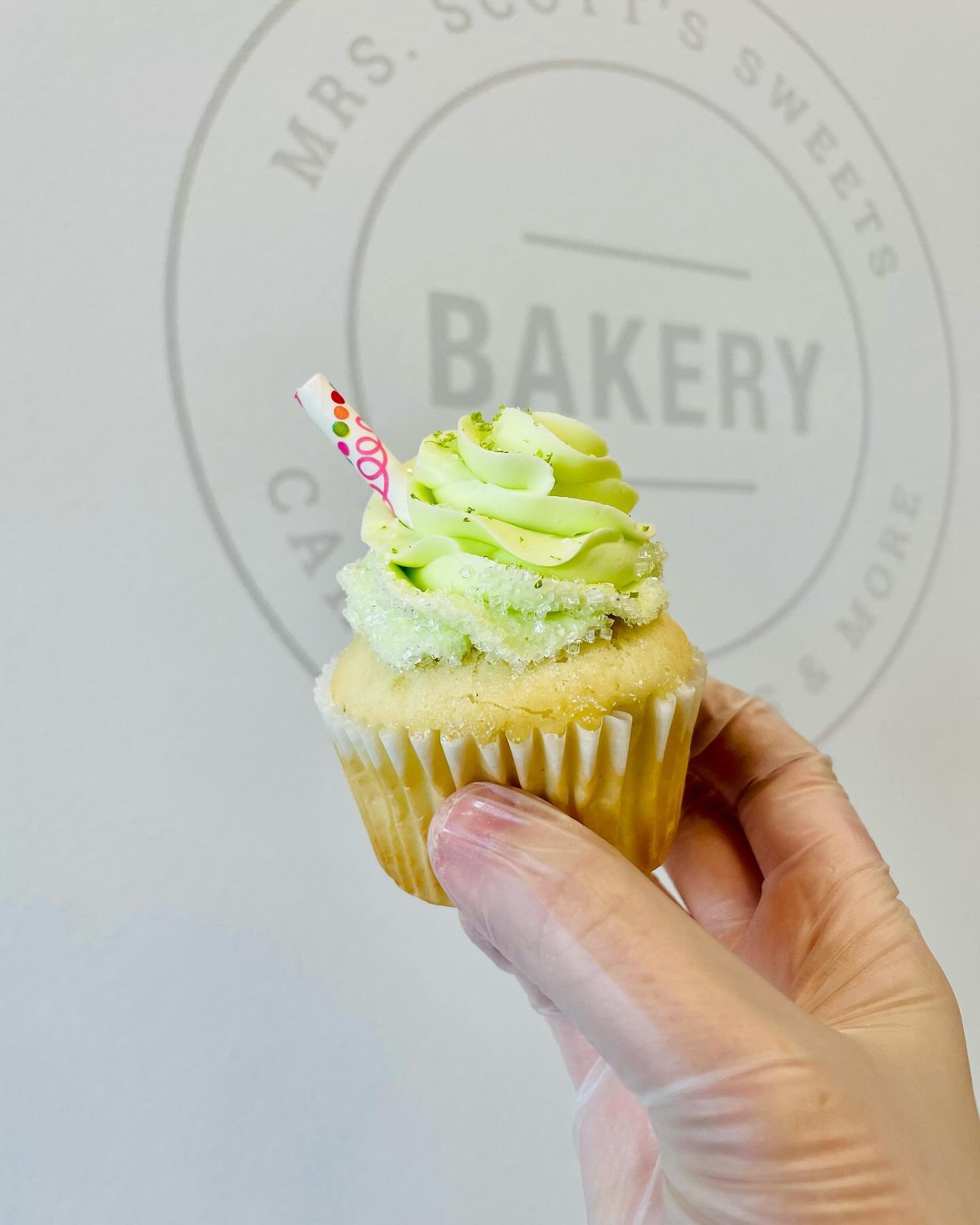 🍹Happy Cinco de Mayo Eve!

We&rsquo;ve got margarita + churro cupcakes to help you get your fiesta on this weekend💃