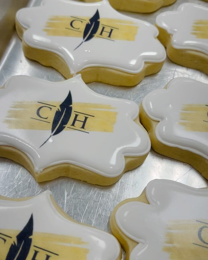 It&rsquo;s grand opening day for the beautiful @chwinery in Avon, OH! 

&ldquo;Everything about this new restaurant and winery is outstanding&hellip; The building and atmosphere is beautiful. The staff is incredible!! The tasting room is a blast. And