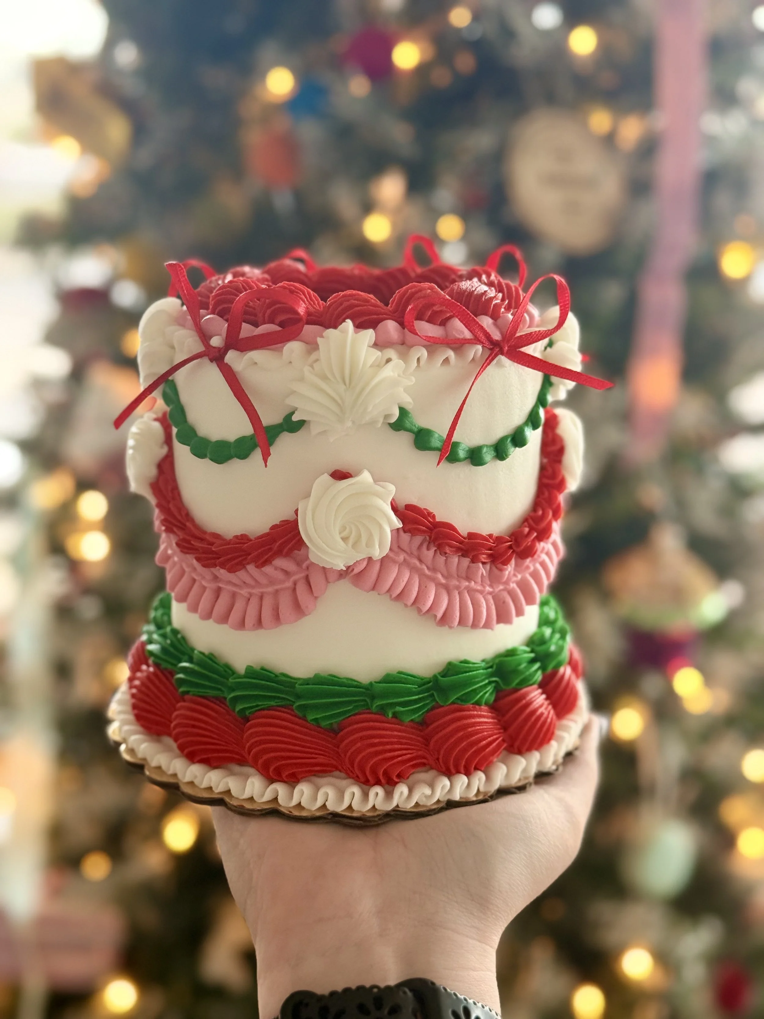 A Very Vintage Christmas Cake