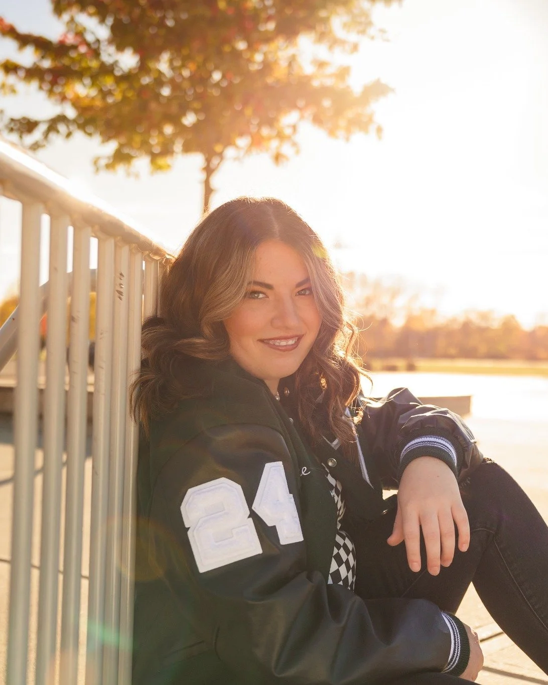 I don't even know where to begin with ✨Reaganne ✨ This girl is a light and exudes positivity and encouragement to others. So maybe it's no coincidence that we got the best fall, golden light all throughout her shoot. You know a good light flare makes
