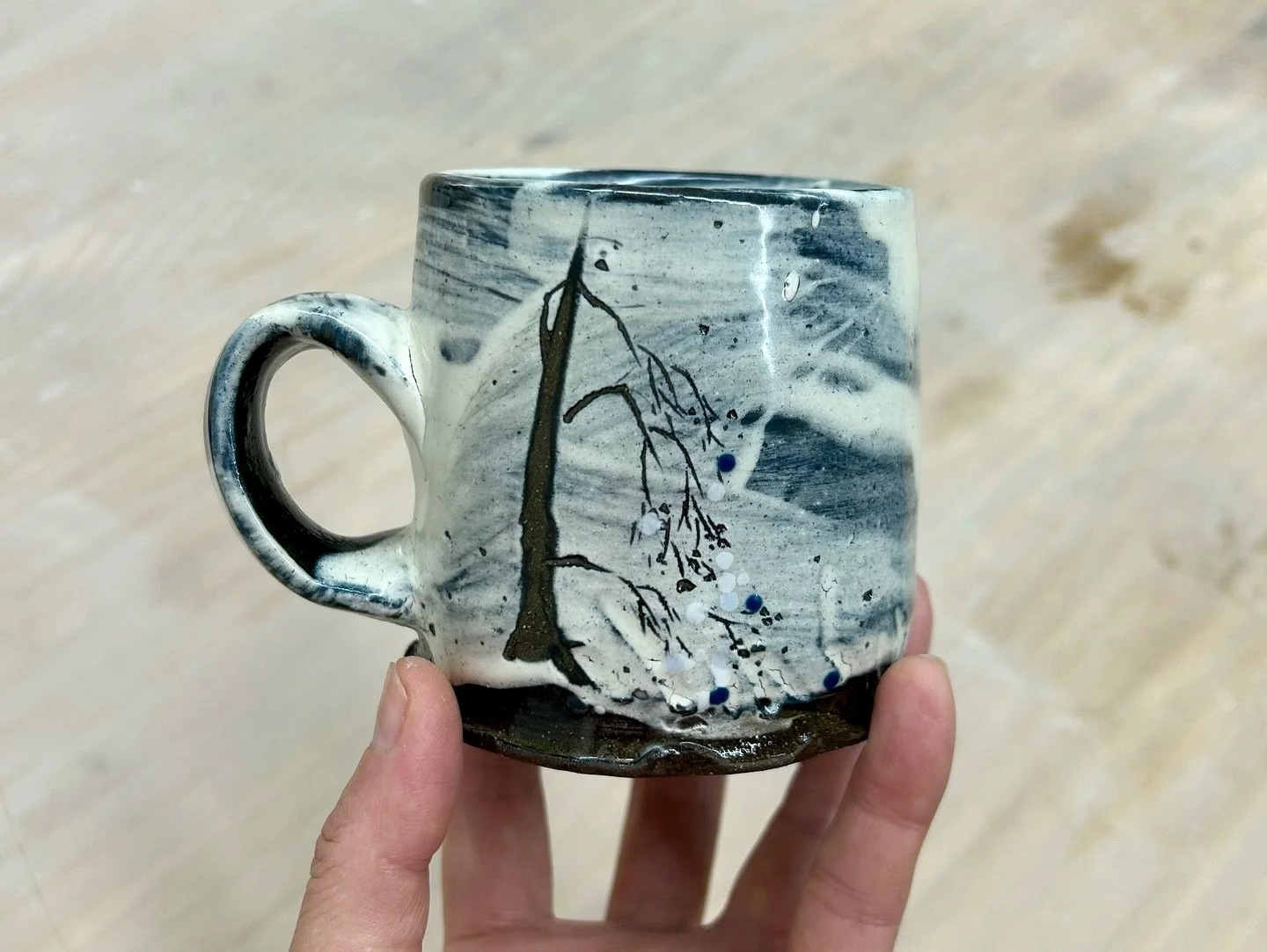 Currently in Jingdezhen, China, embracing the opportunity to experiment and play with new materials!
.
.
.
.
.
.
.
.
.
.
.
.
#porcelain #china #zingdezhen #ceramics #ceramicart #ceramicstudio #art #artwork #pottery #pot #whiteandblue #white #whiteand