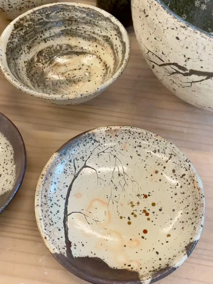 Some pieces I made during my residency at Longquan Wangou Taoxichuan International Studio in Longquan, a city in China with a rich, thousand-year tradition of celadon ceramics.
Working with new materials and processes is always exciting and challengi