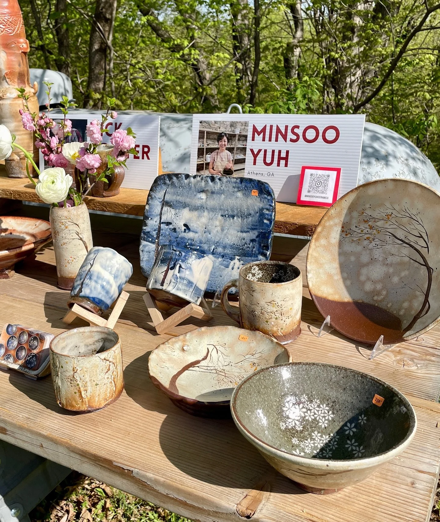 What a beautiful day! Day two at the St. Croix Pottery Tour ☀️☀️☀️
.
.
.
.
.
.
.
.
.
#stcrouxpotterytour #pottery #potter #minnesota #minnesotapottery #minnesotapotters #pot #mug #cup #vase #plate #yunomi #bowl #