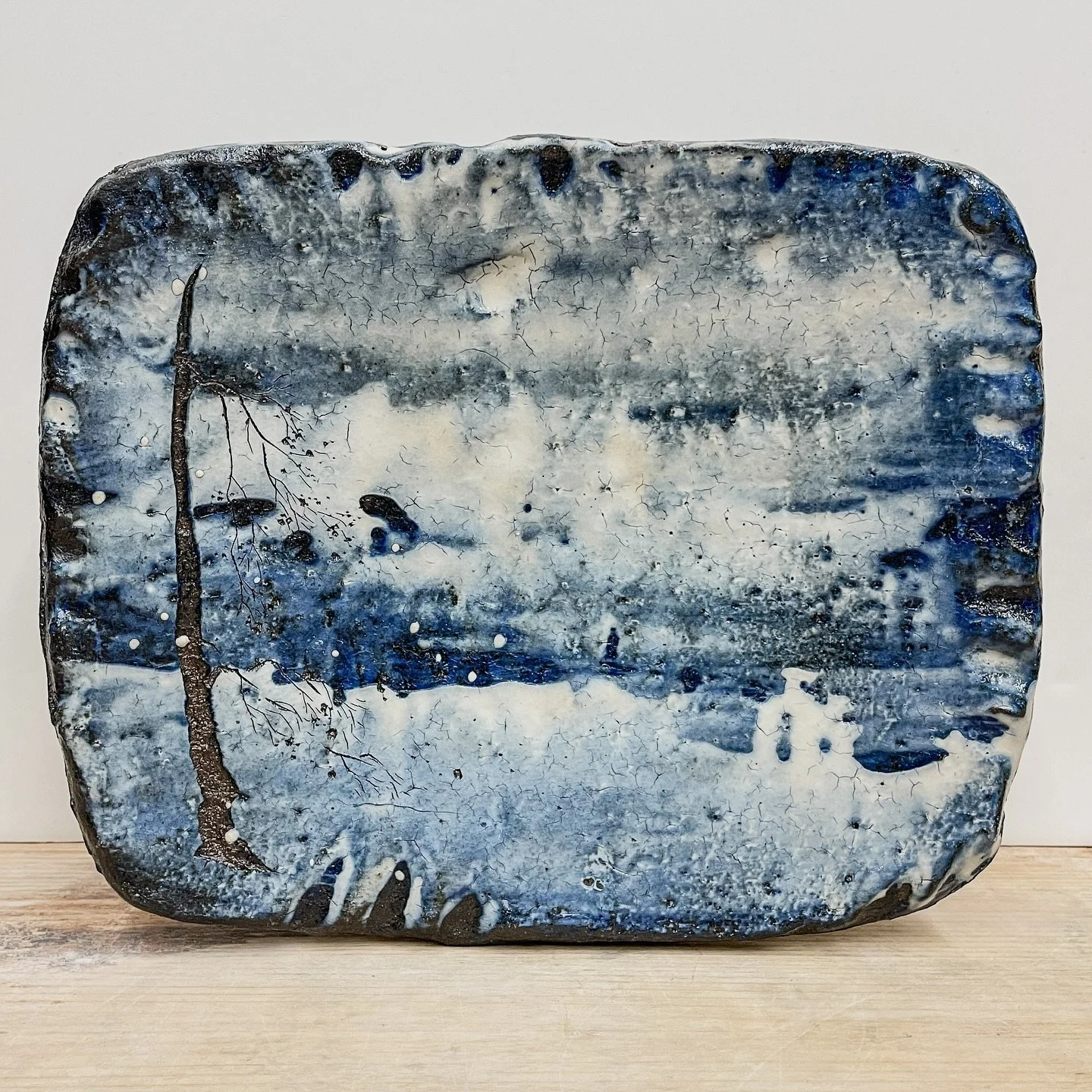 Blue 
.
.
.
.
.
.
.
.
#blue #blueandwhite #wintery #plates #slip #pottery #snowy #art #artist #artcollector #artstudio #ceramicart #ceramics #clayart #claywork #stcroixpotterytour #workshop #mug #cup #squareplate #koreanstyle #korean #koreanartist #k